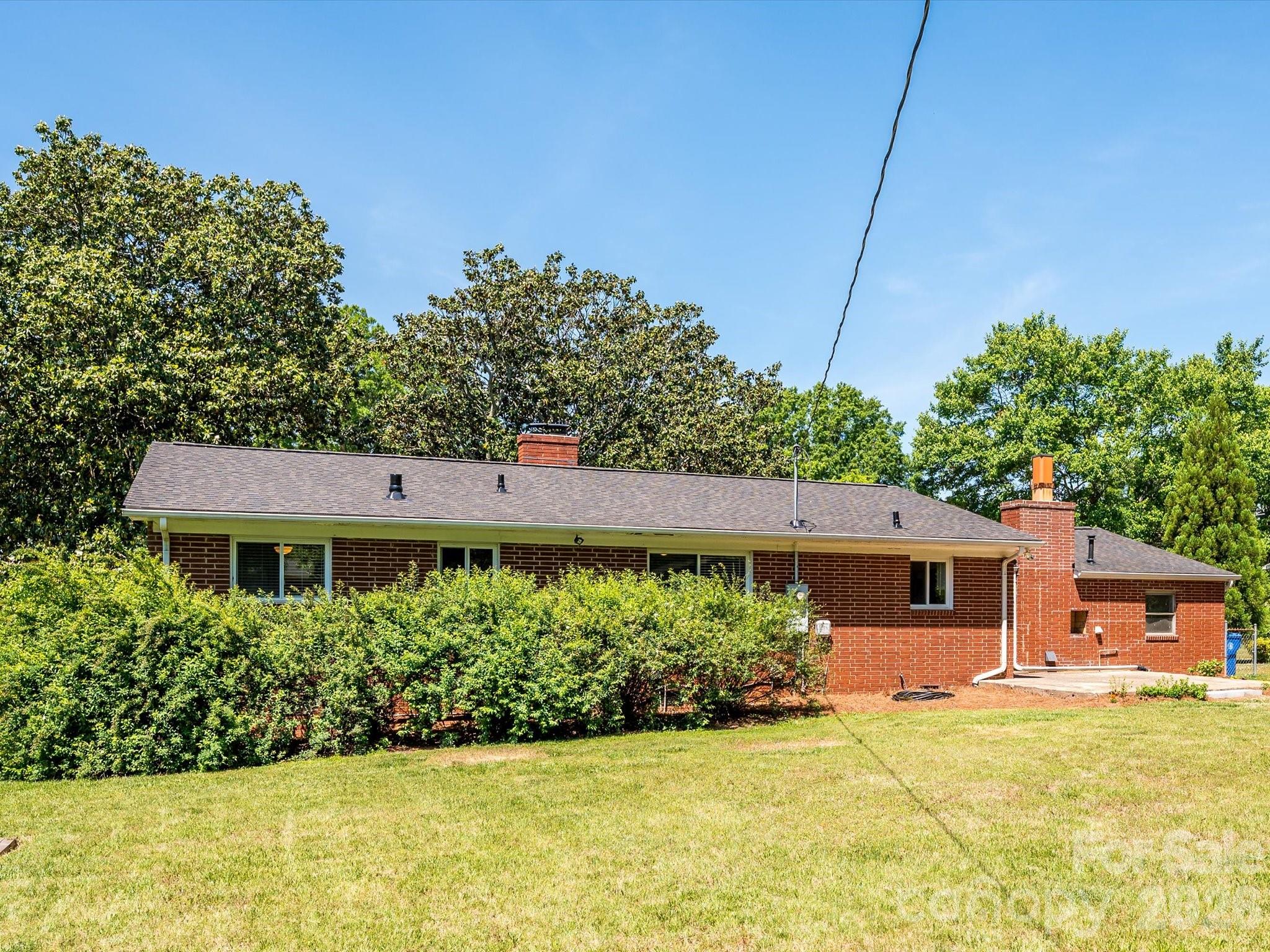 354 S Magnolia Street — Mooresville
