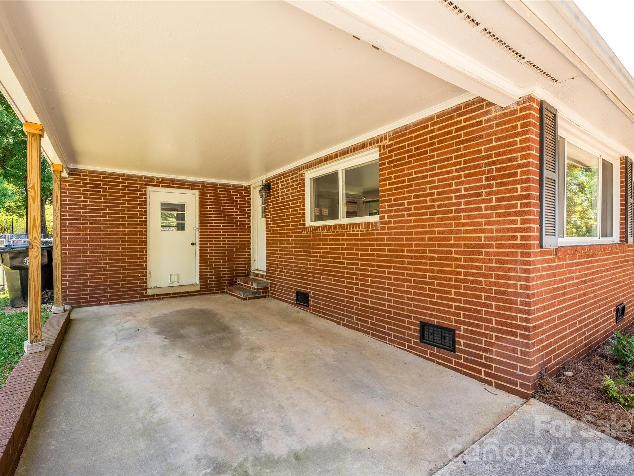 354 S Magnolia Street — Mooresville