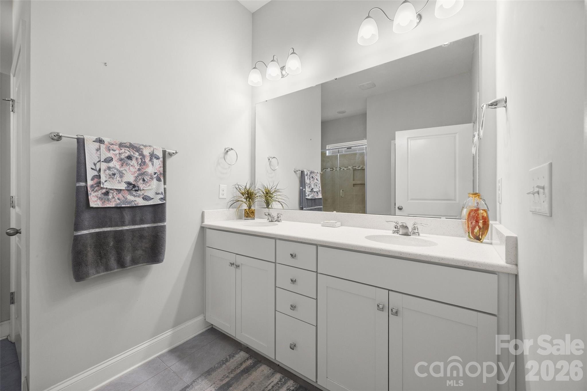 7040 Chrysanthemum Road — Lancaster
