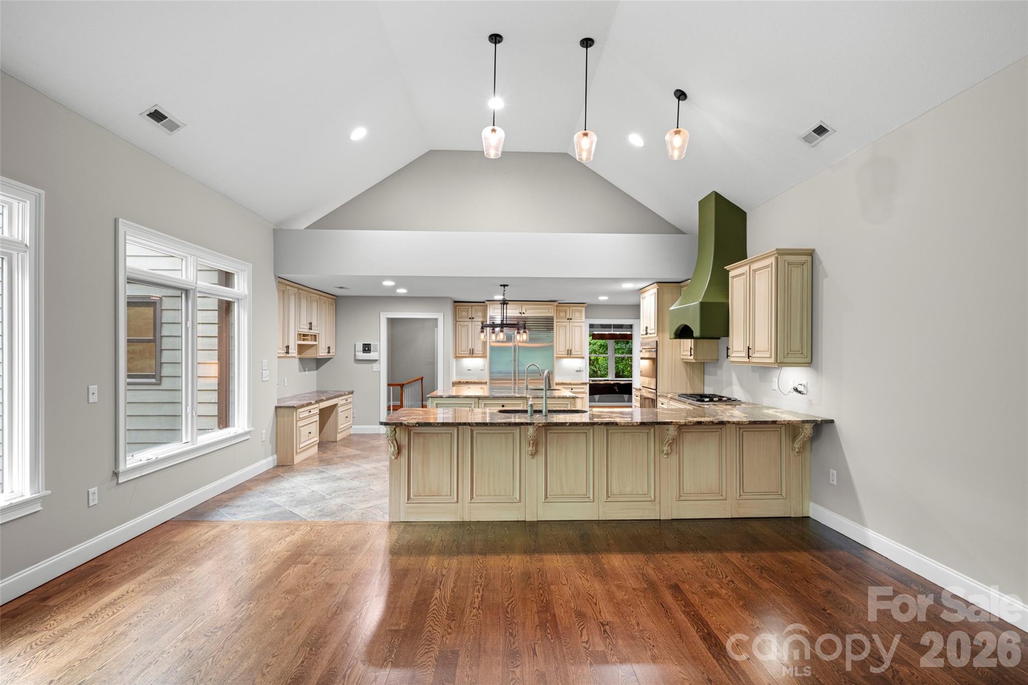 2000 Davis Mountain Road — Hendersonville
