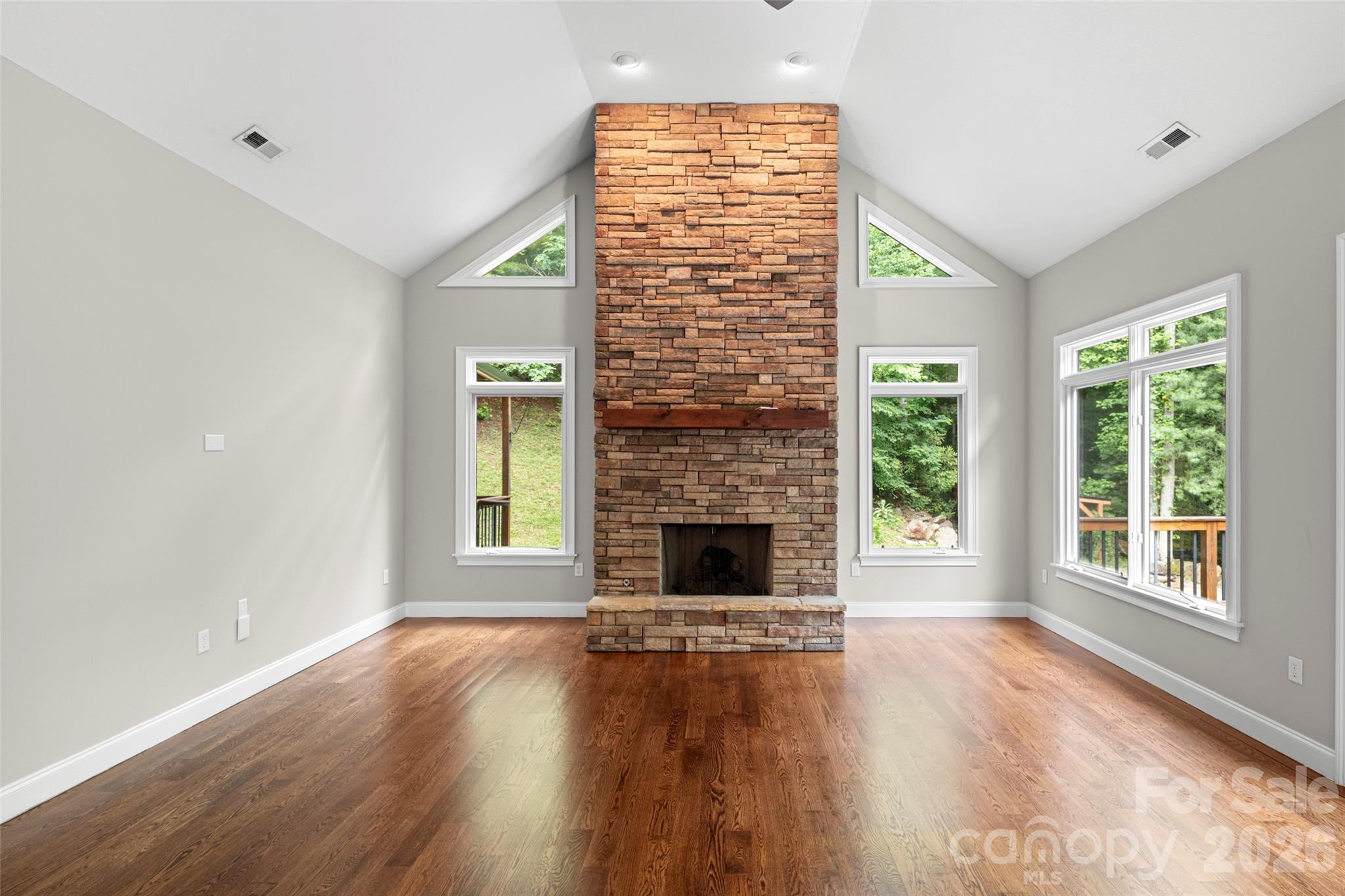 2000 Davis Mountain Road — Hendersonville