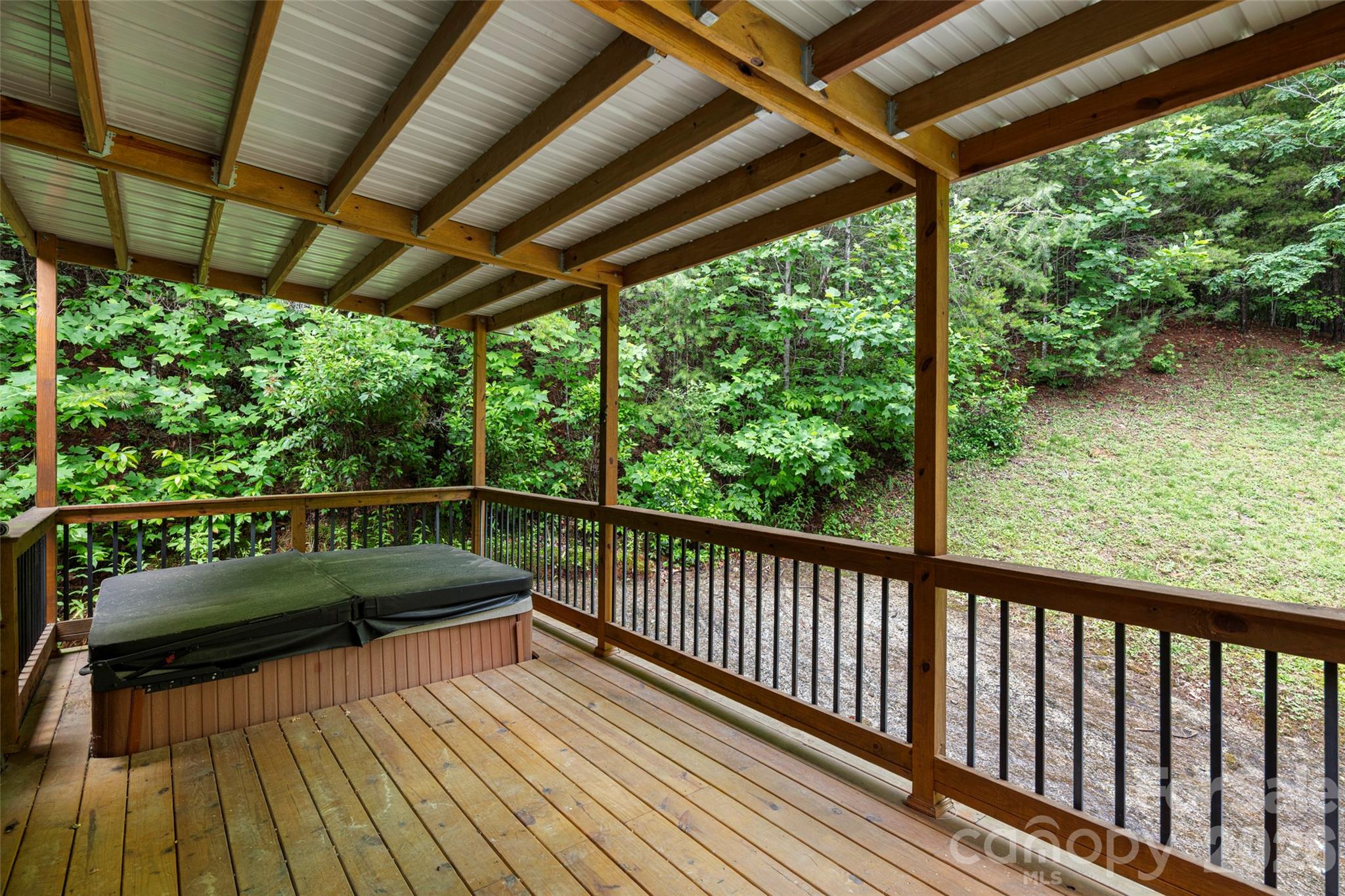 2000 Davis Mountain Road — Hendersonville