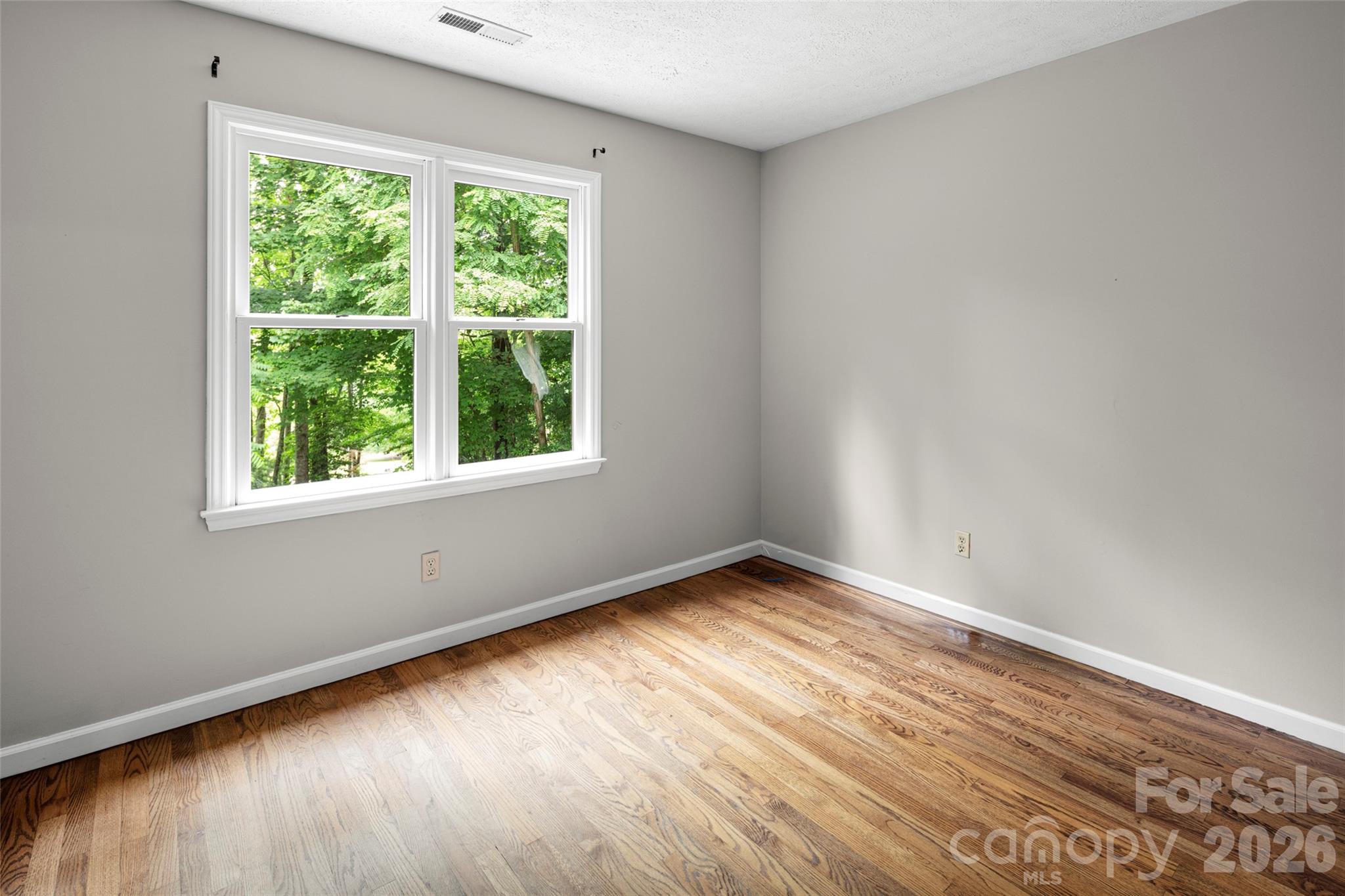 2000 Davis Mountain Road — Hendersonville