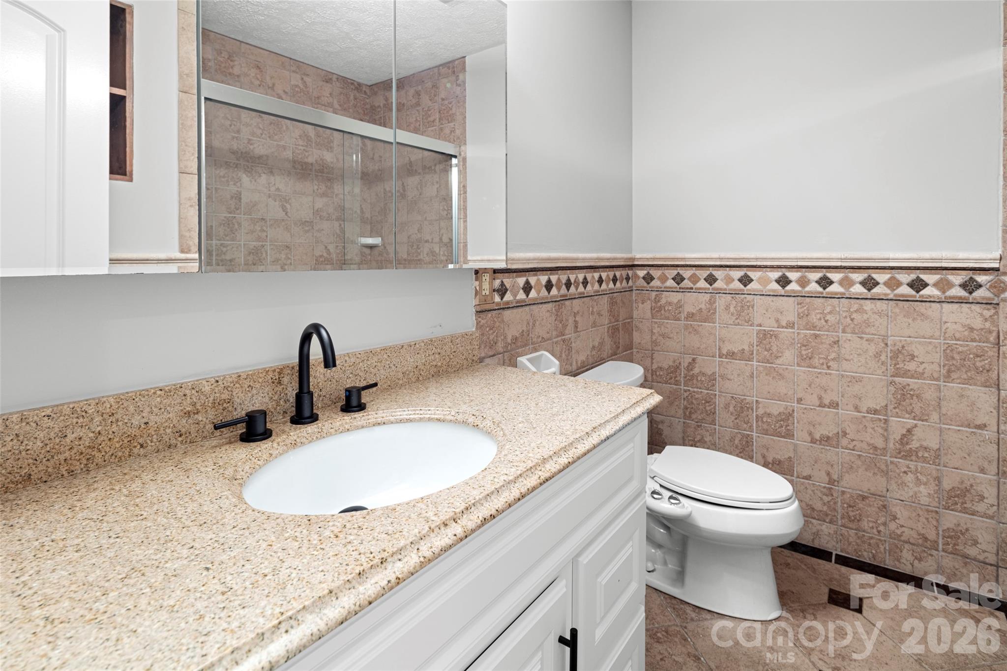 2000 Davis Mountain Road — Hendersonville