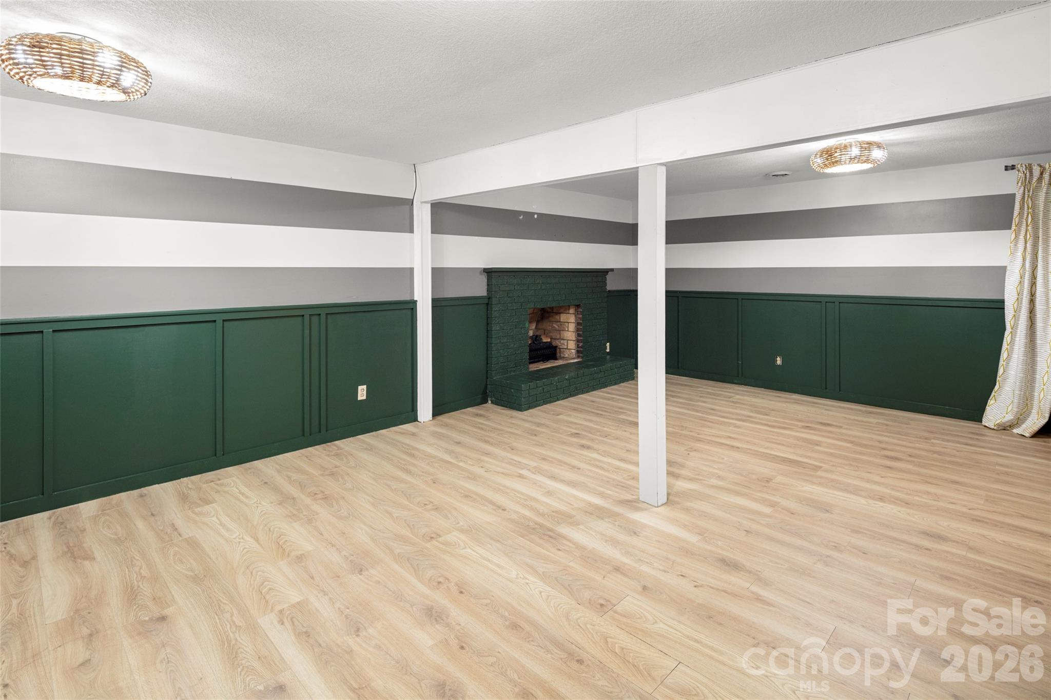 2000 Davis Mountain Road — Hendersonville