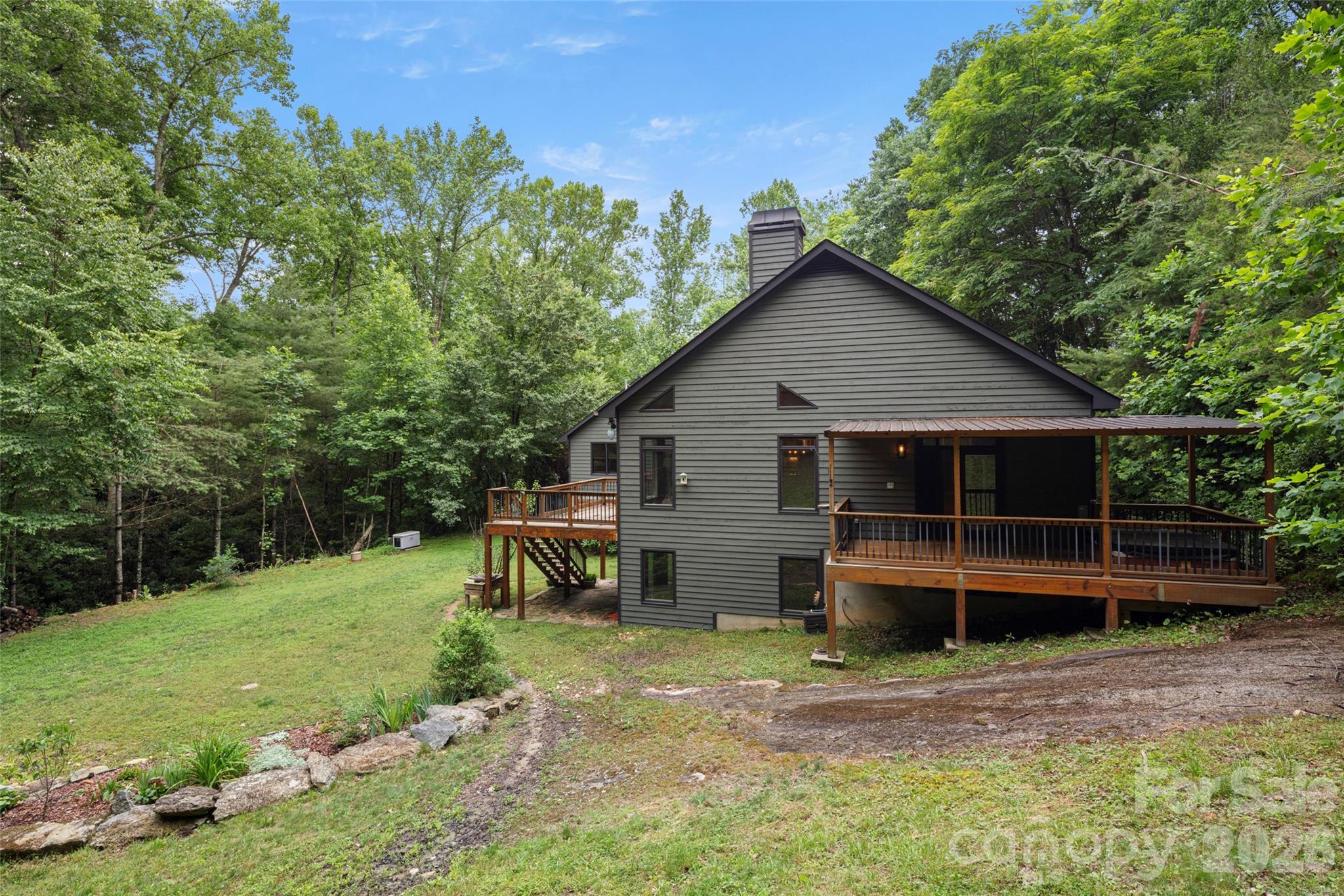 2000 Davis Mountain Road — Hendersonville