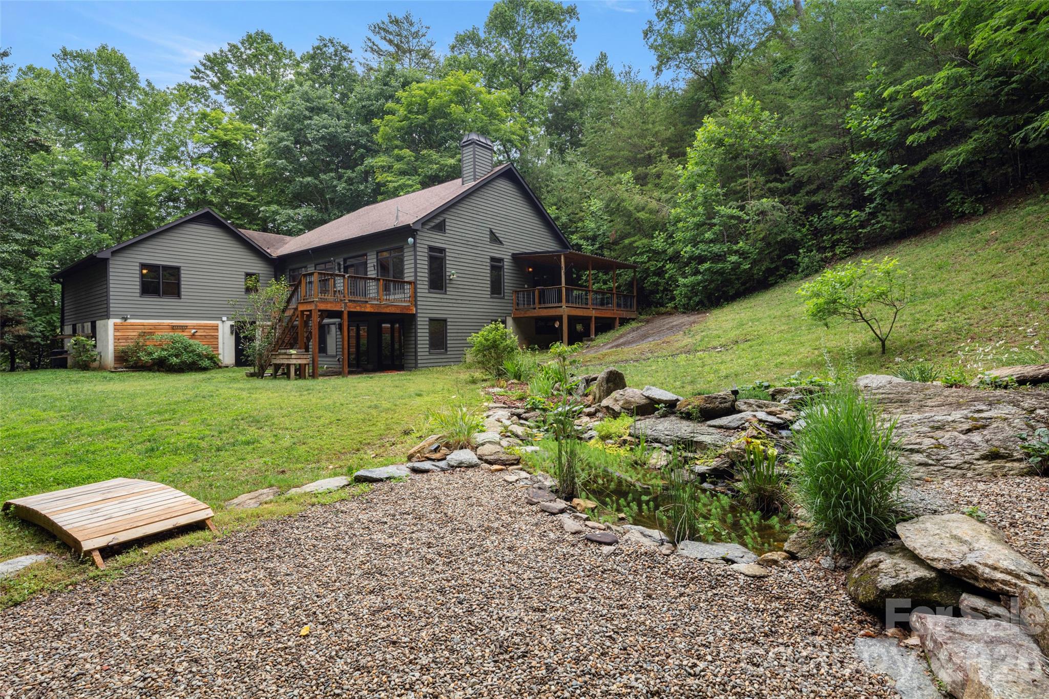 2000 Davis Mountain Road — Hendersonville