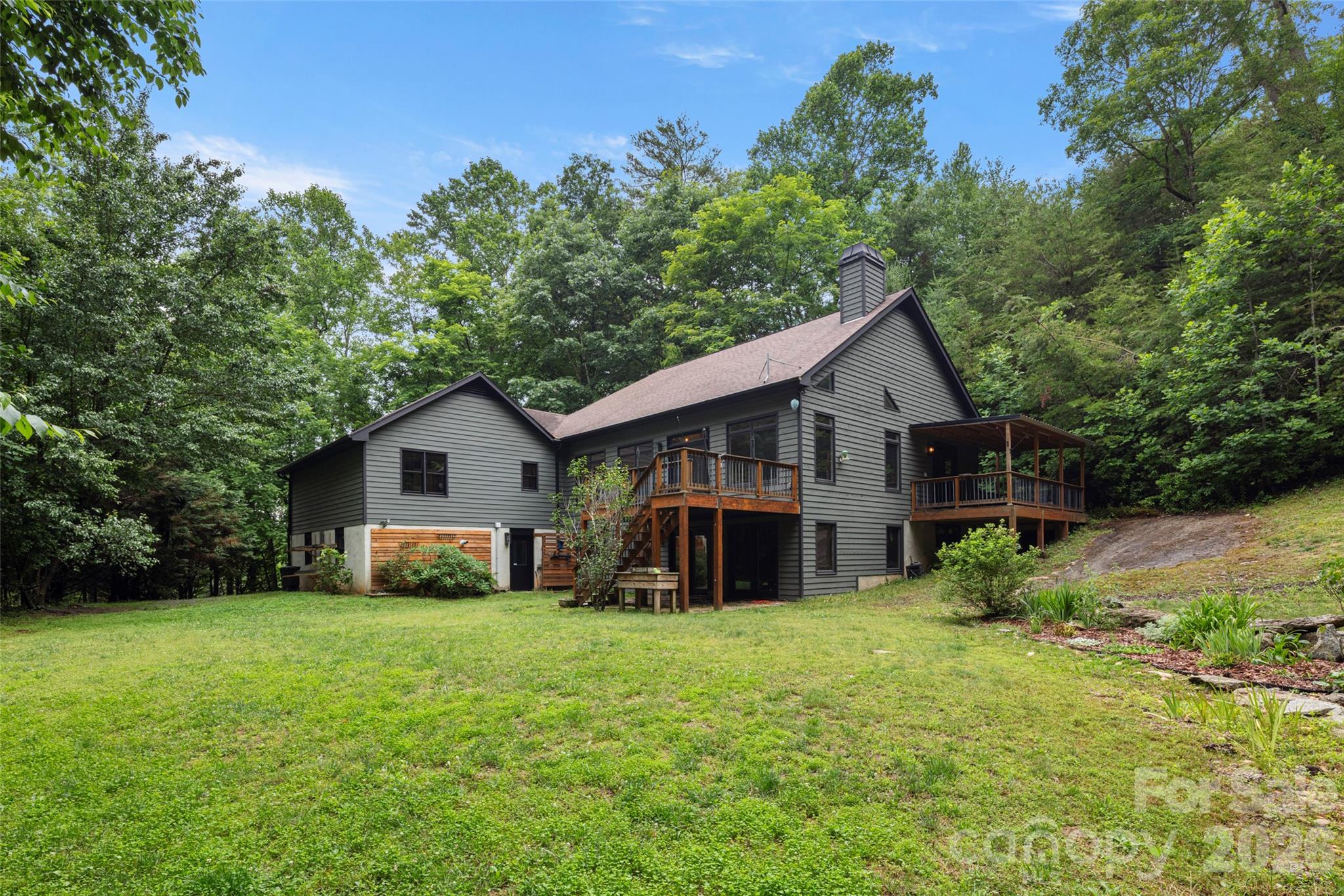 2000 Davis Mountain Road — Hendersonville