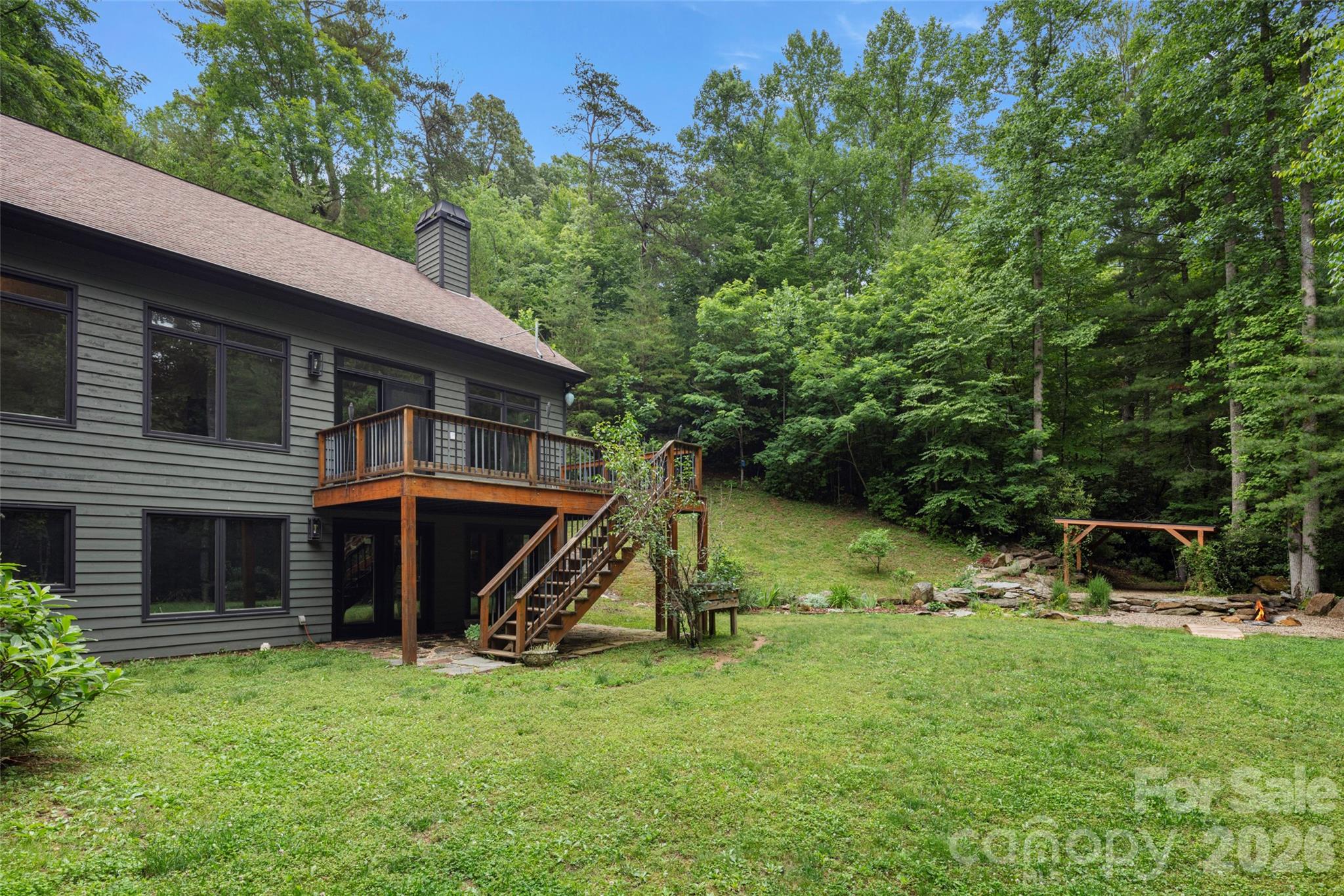 2000 Davis Mountain Road — Hendersonville