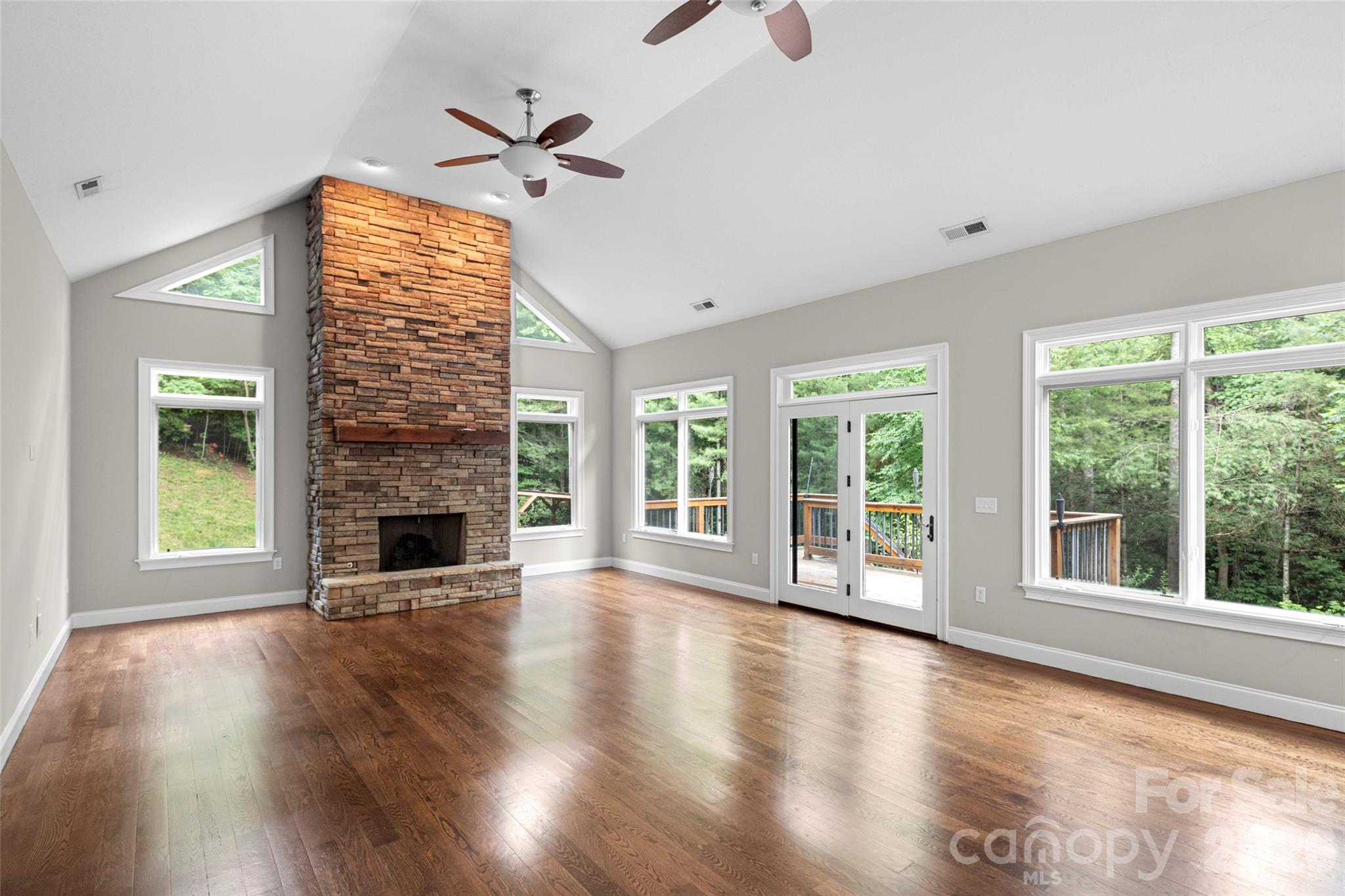 2000 Davis Mountain Road — Hendersonville