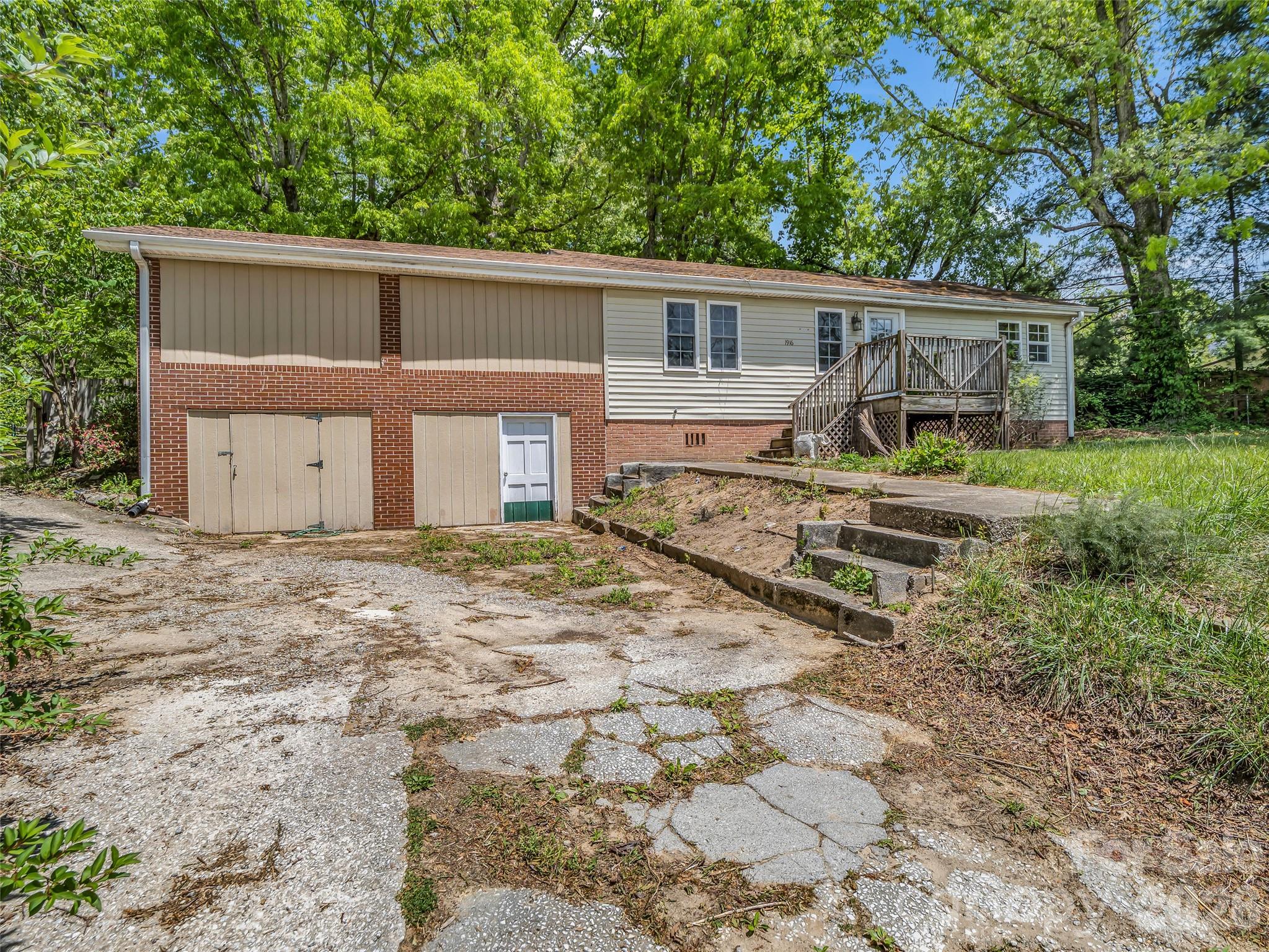1916 Old Spartanburg Road — Hendersonville