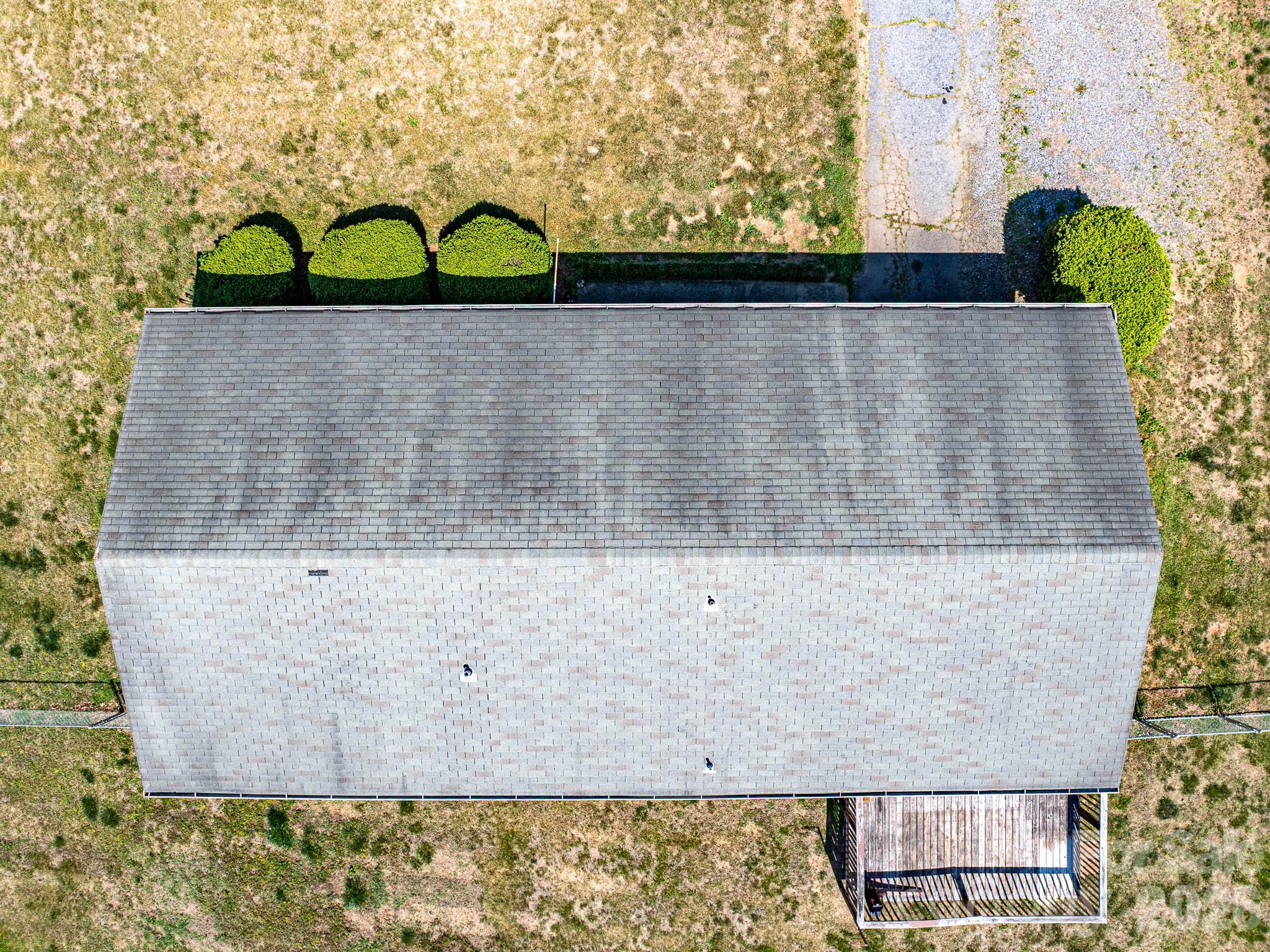 2101 LaMesa Court — Lenoir
