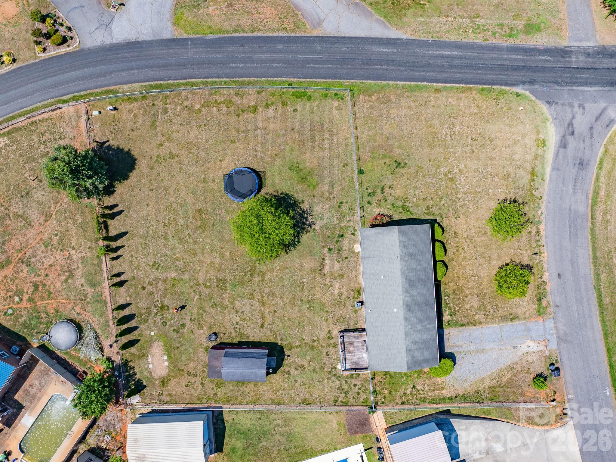2101 LaMesa Court — Lenoir