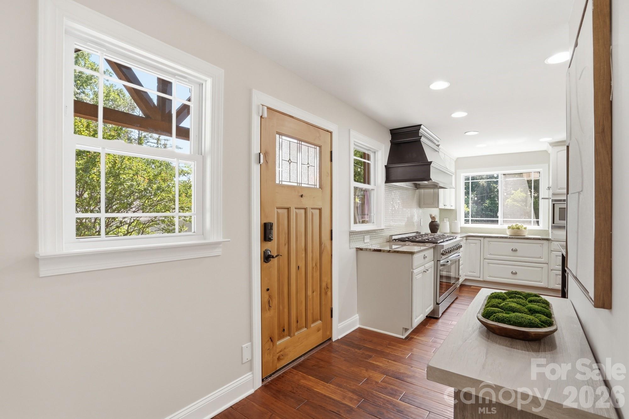 2113 Bon Villa Way — Tega Cay