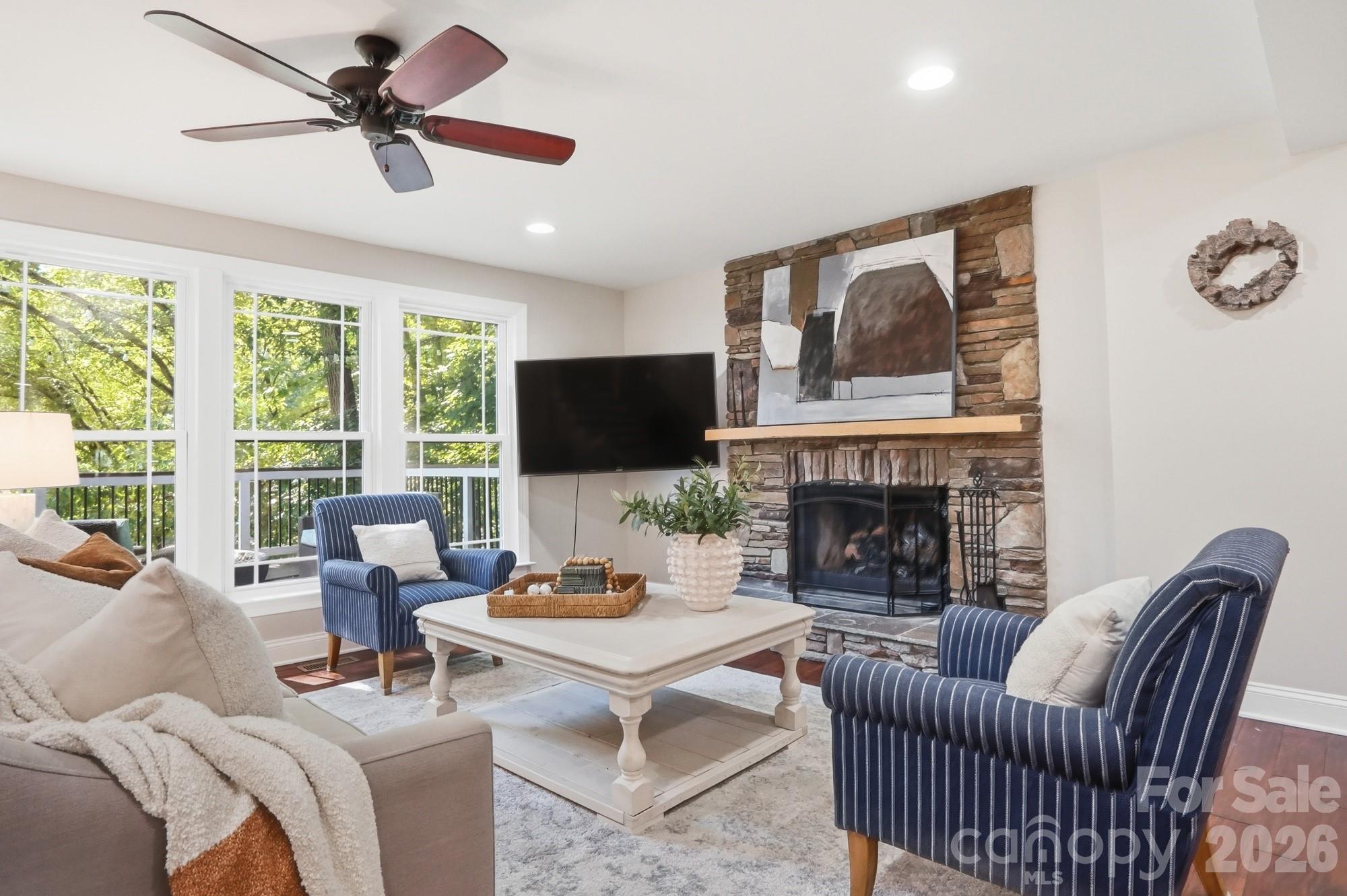 2113 Bon Villa Way — Tega Cay