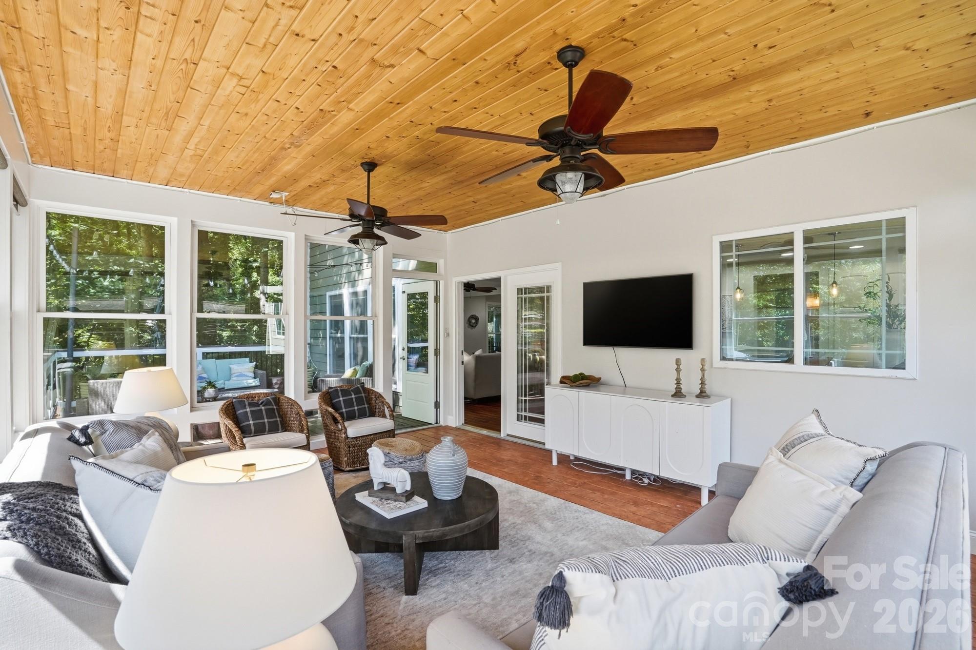 2113 Bon Villa Way — Tega Cay