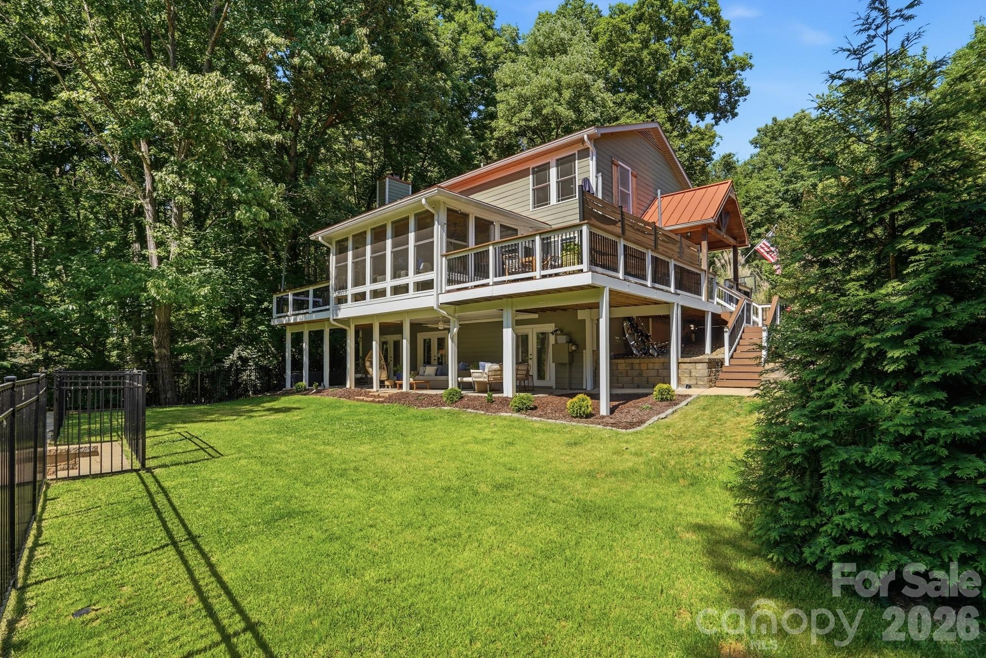 2113 Bon Villa Way — Tega Cay