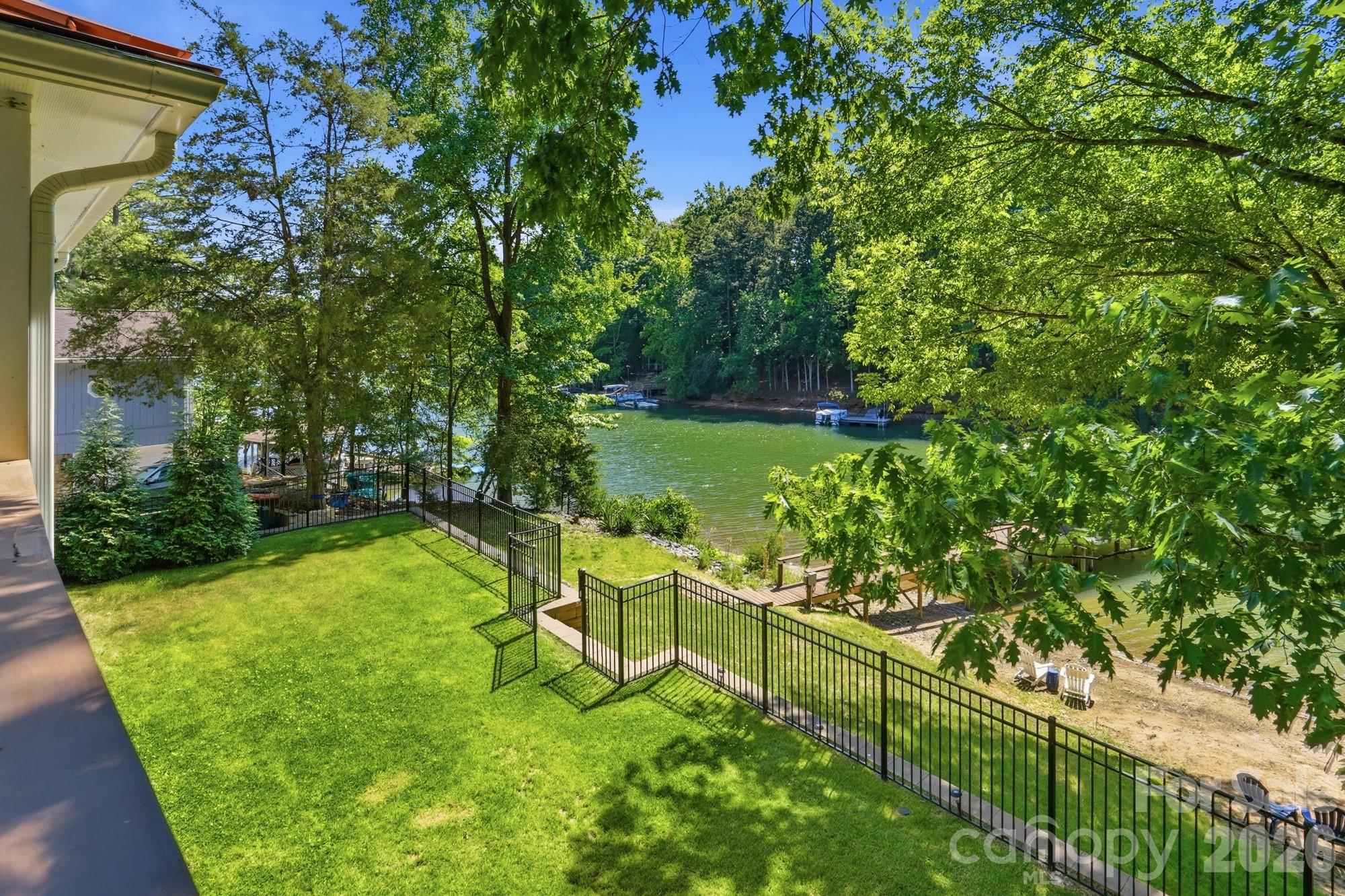 2113 Bon Villa Way — Tega Cay
