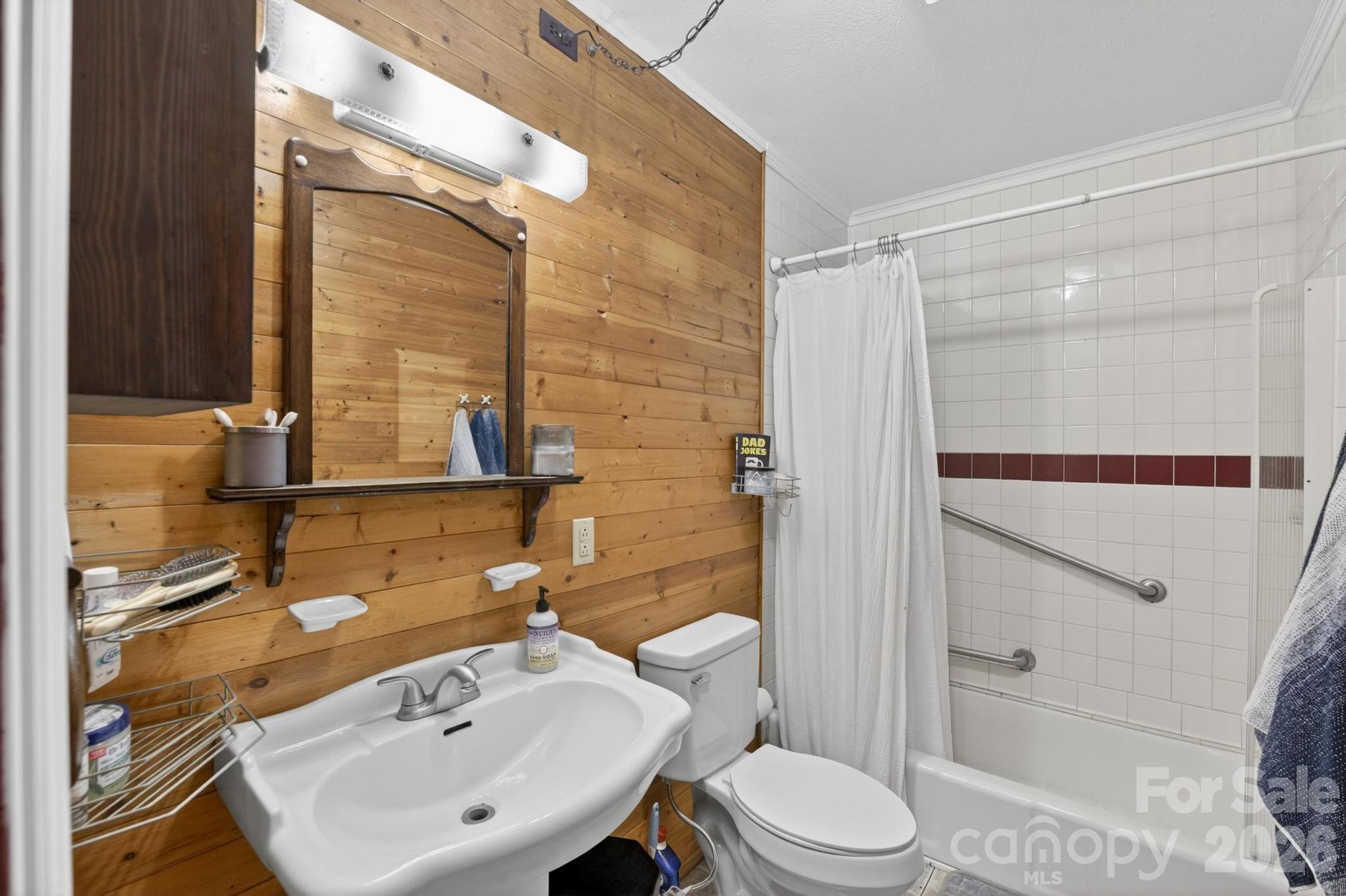 828 Jamestown Road — Morganton