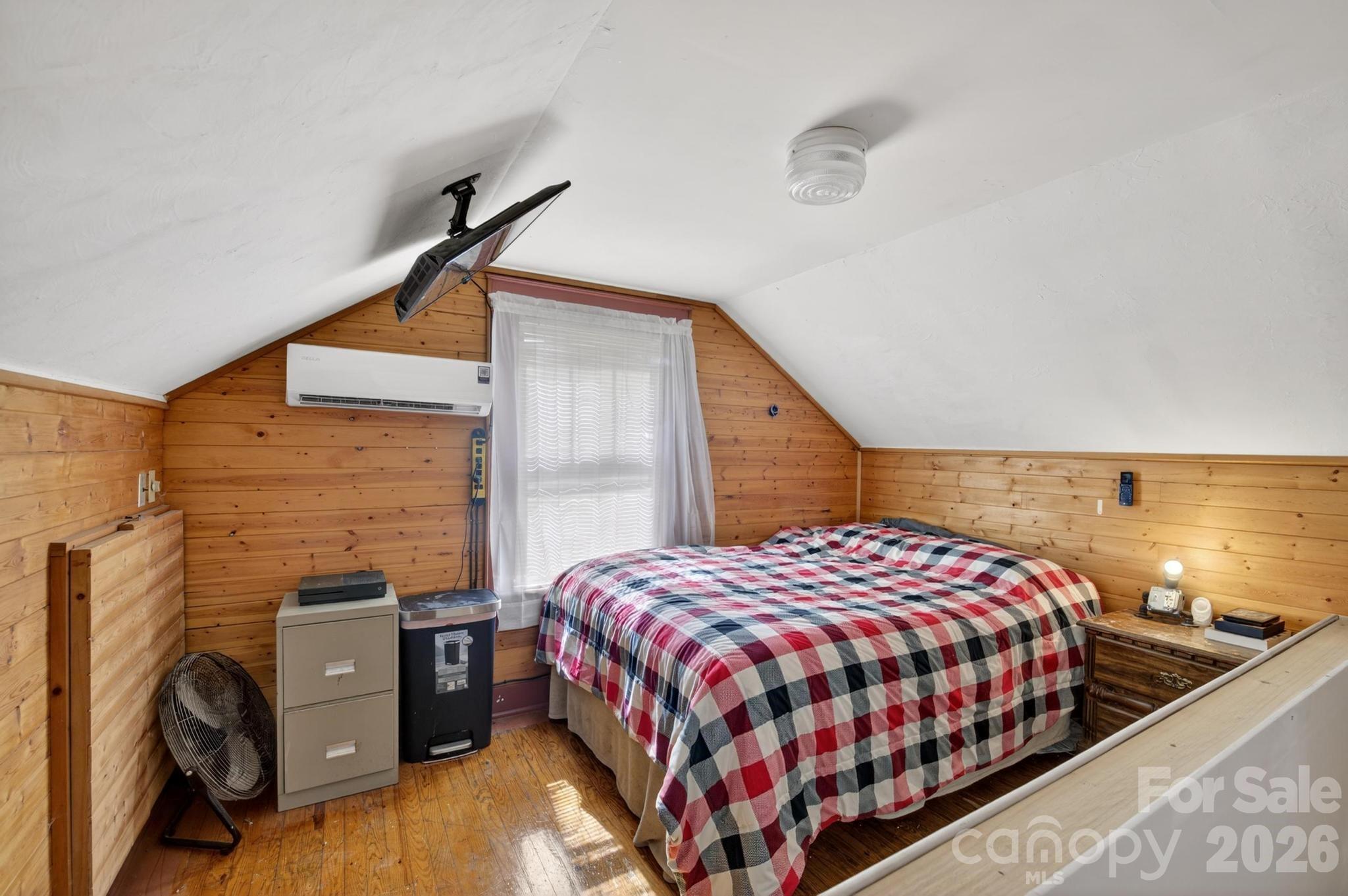 828 Jamestown Road — Morganton