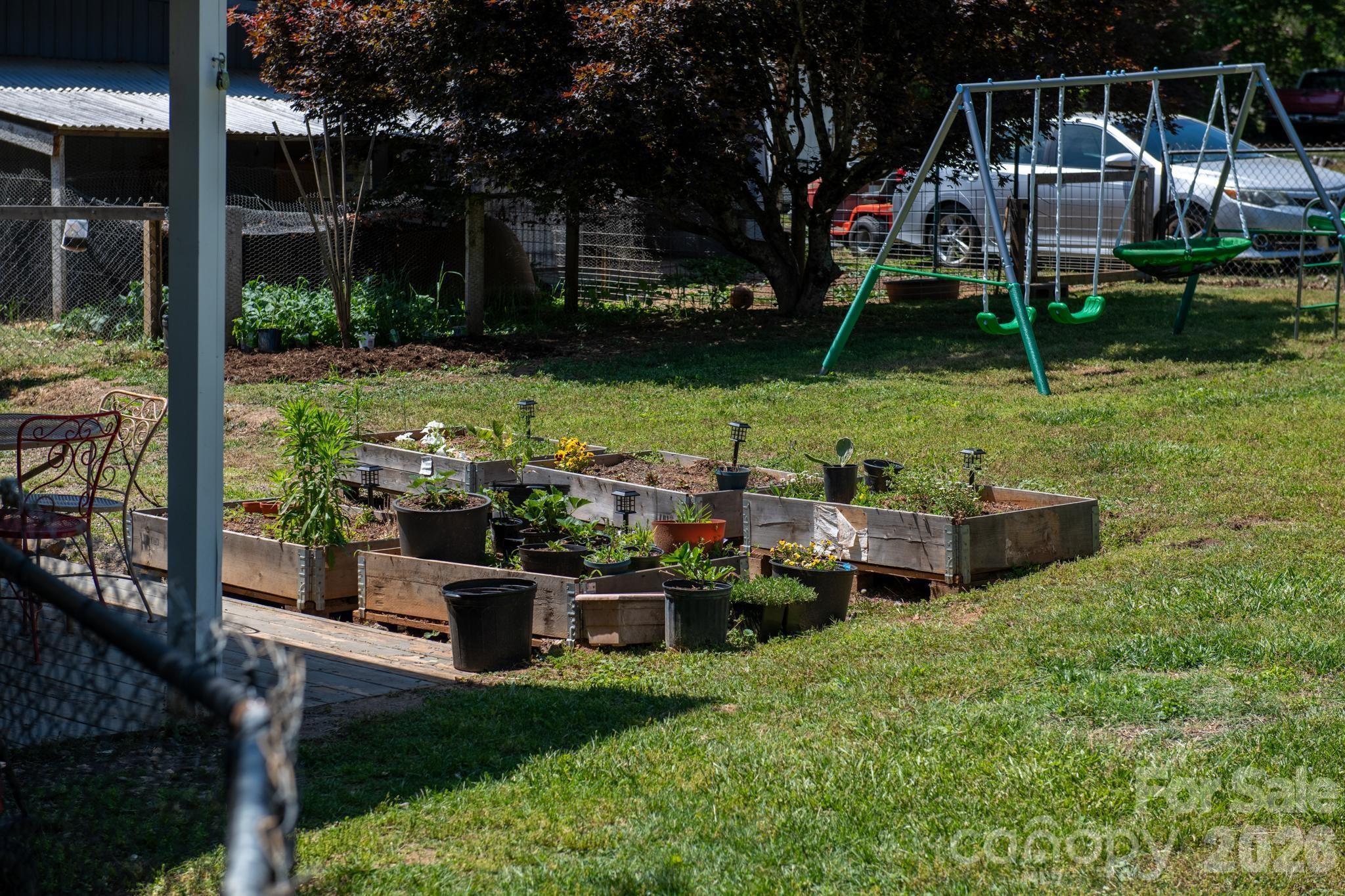 828 Jamestown Road — Morganton