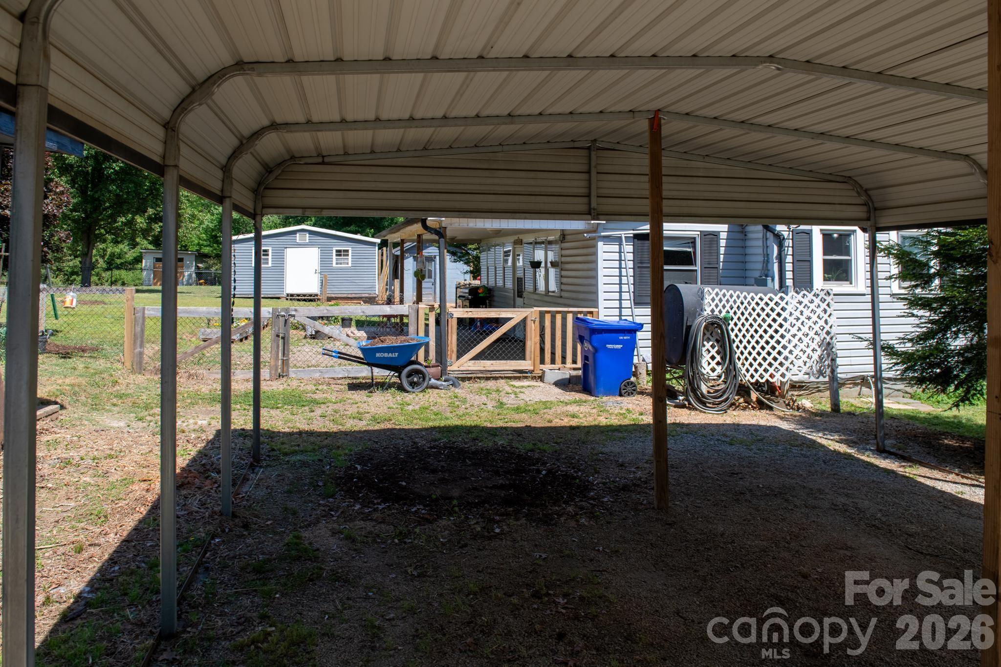 828 Jamestown Road — Morganton