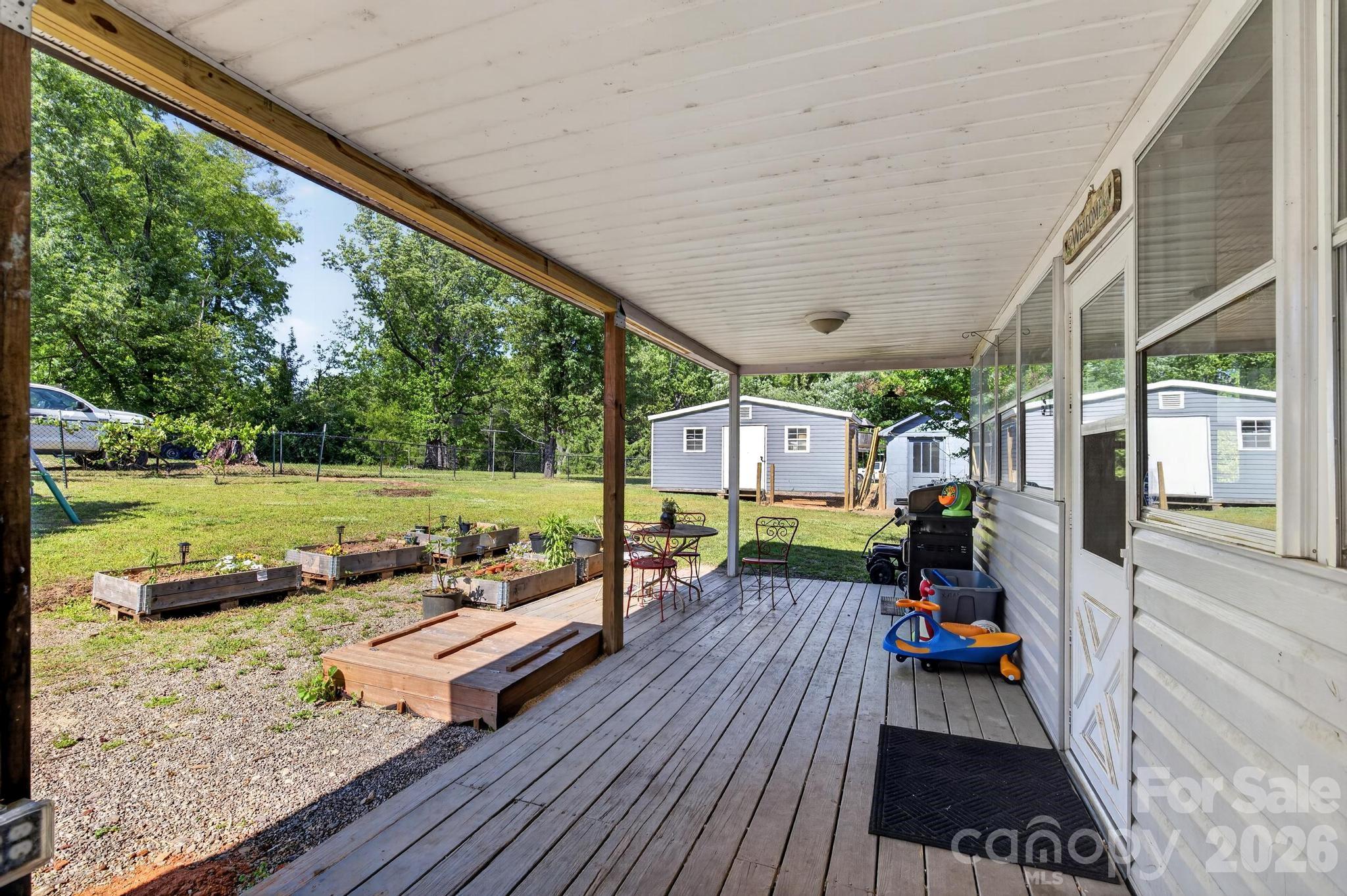 828 Jamestown Road — Morganton