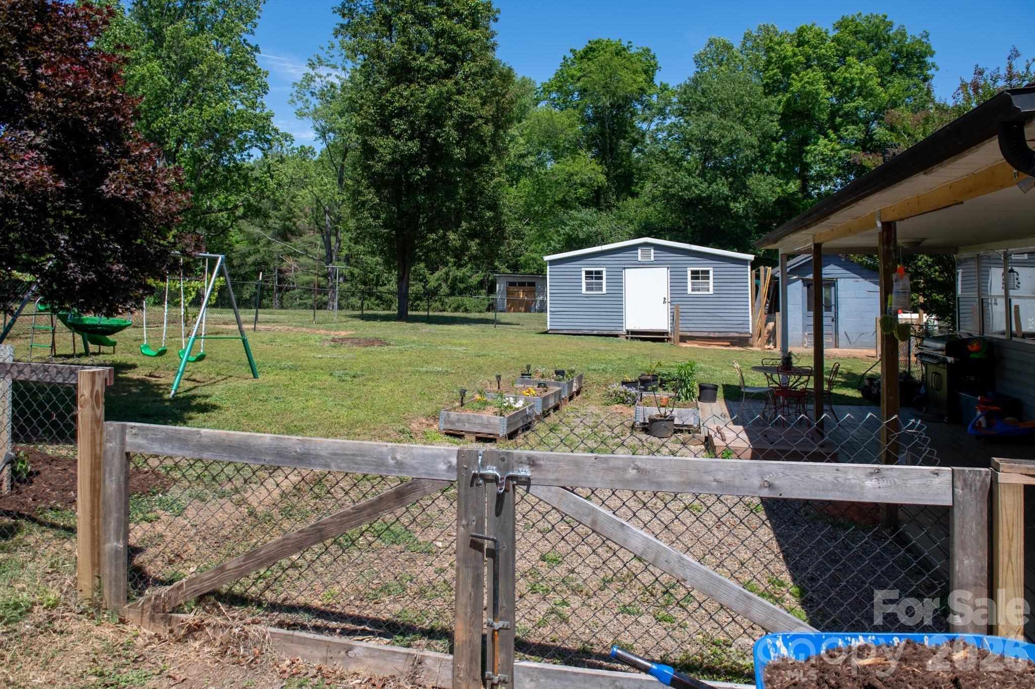 828 Jamestown Road — Morganton