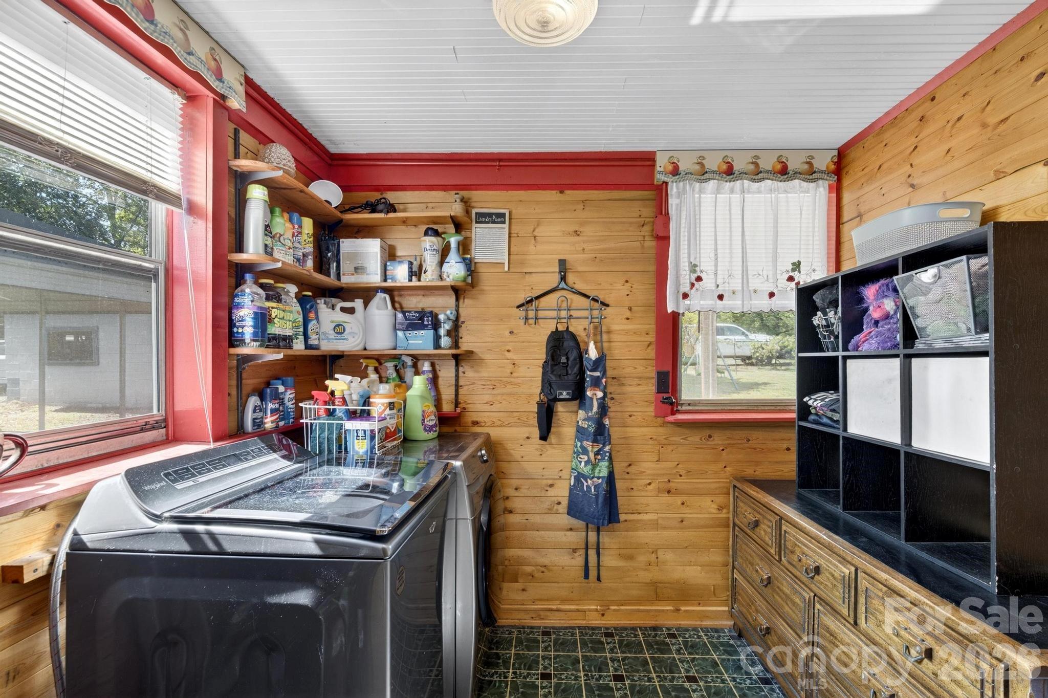 828 Jamestown Road — Morganton