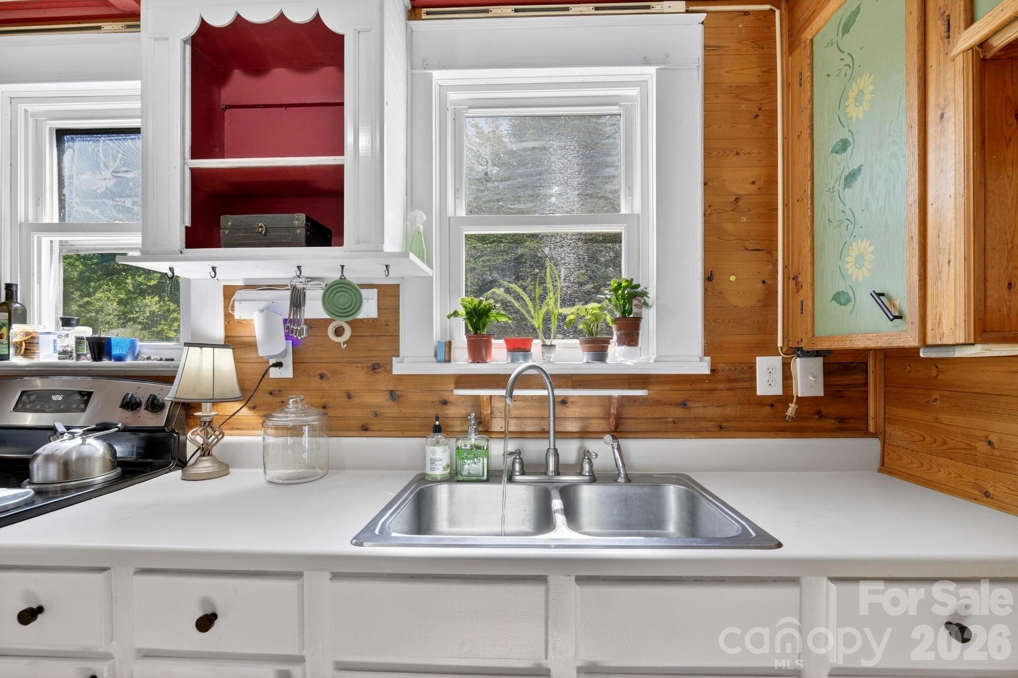 828 Jamestown Road — Morganton