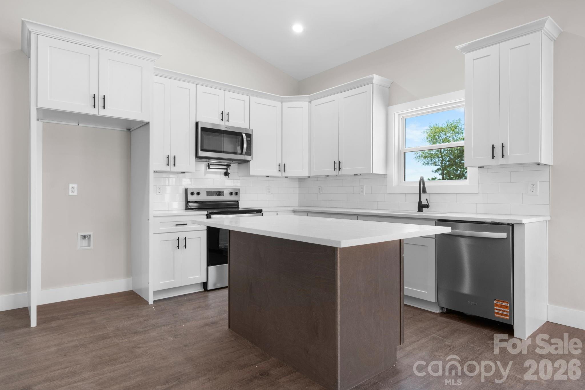 917 Overlook Drive SW — Lenoir