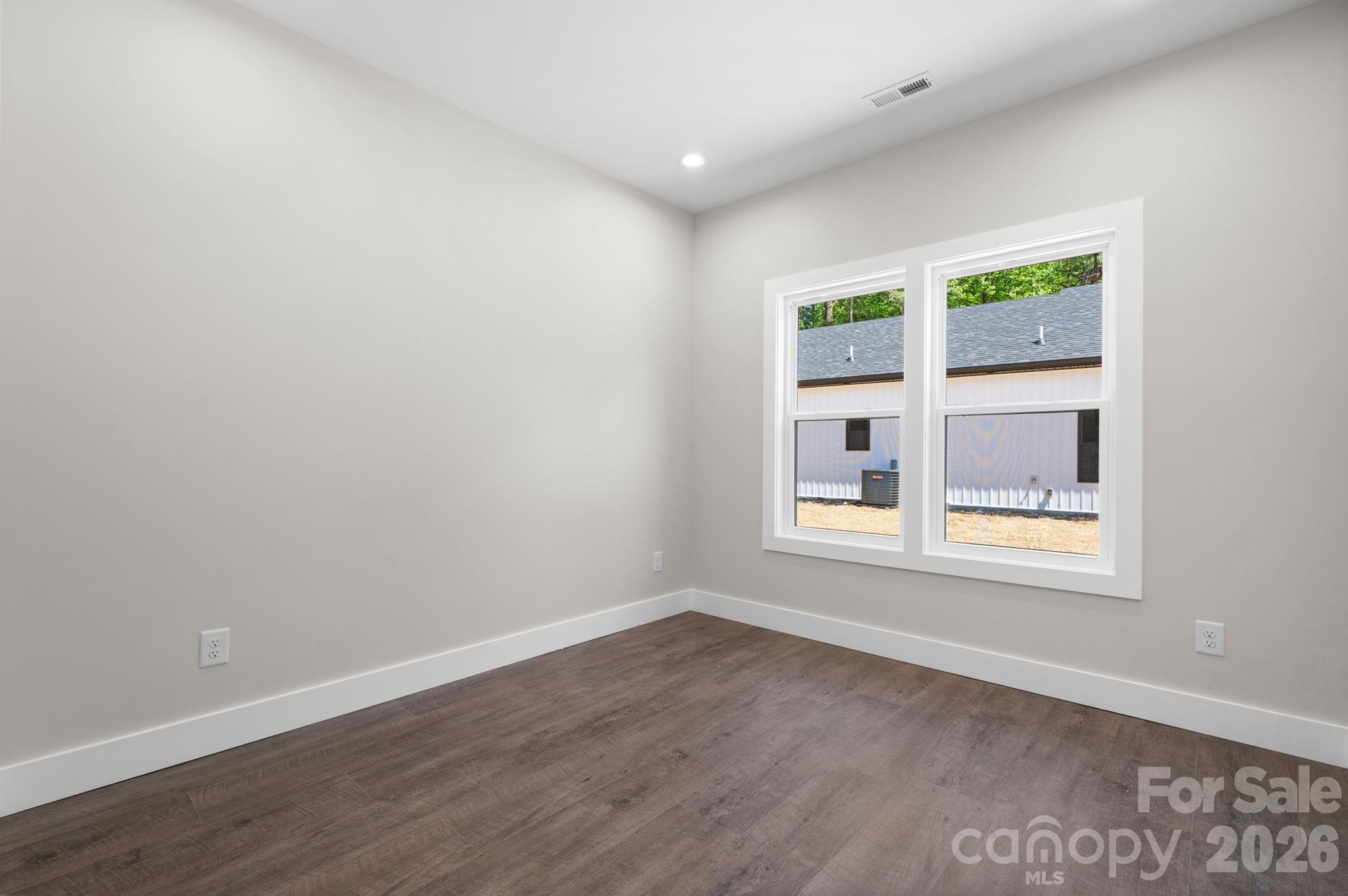 917 Overlook Drive SW — Lenoir