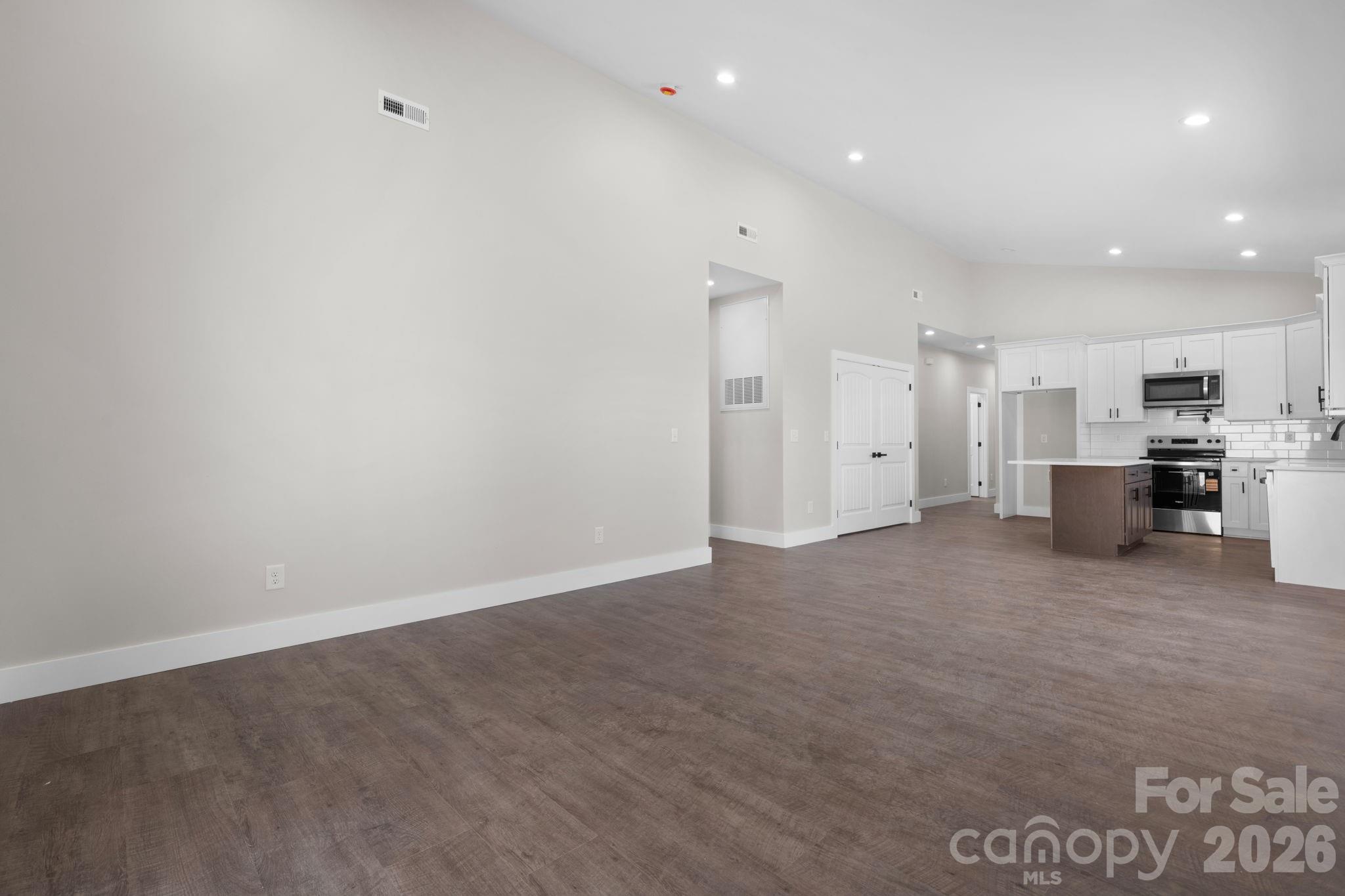 917 Overlook Drive SW — Lenoir