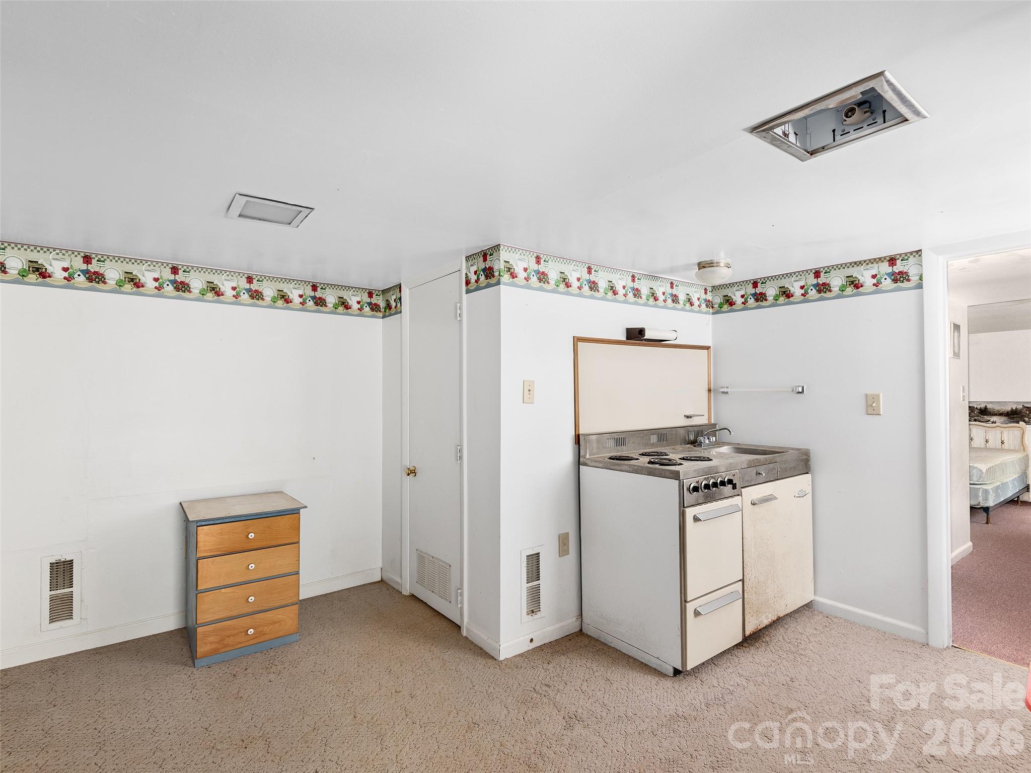 185 Indian Springs Road — Clyde