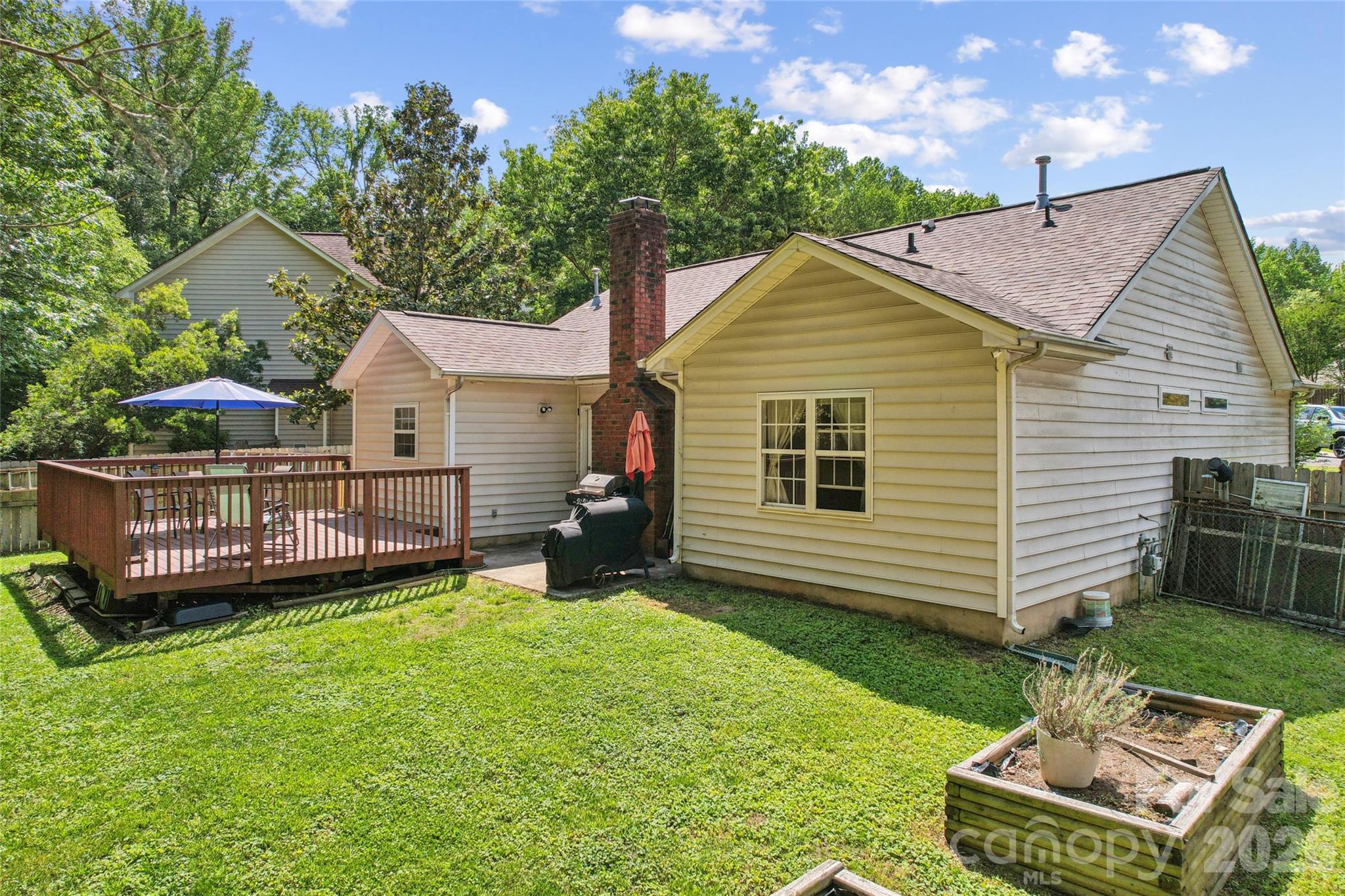 13221 Crooked Pine Court — Charlotte