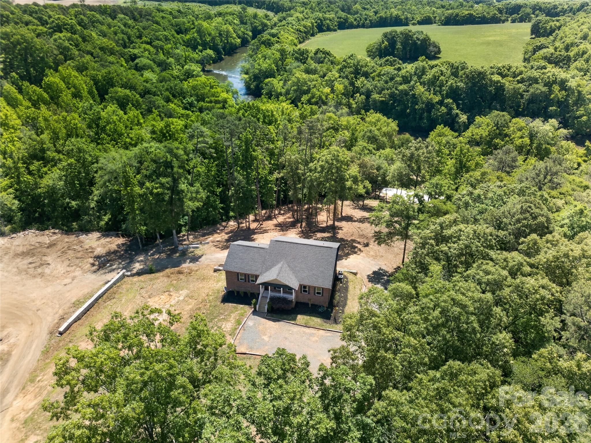 6151 Settlers Trail — Stanfield