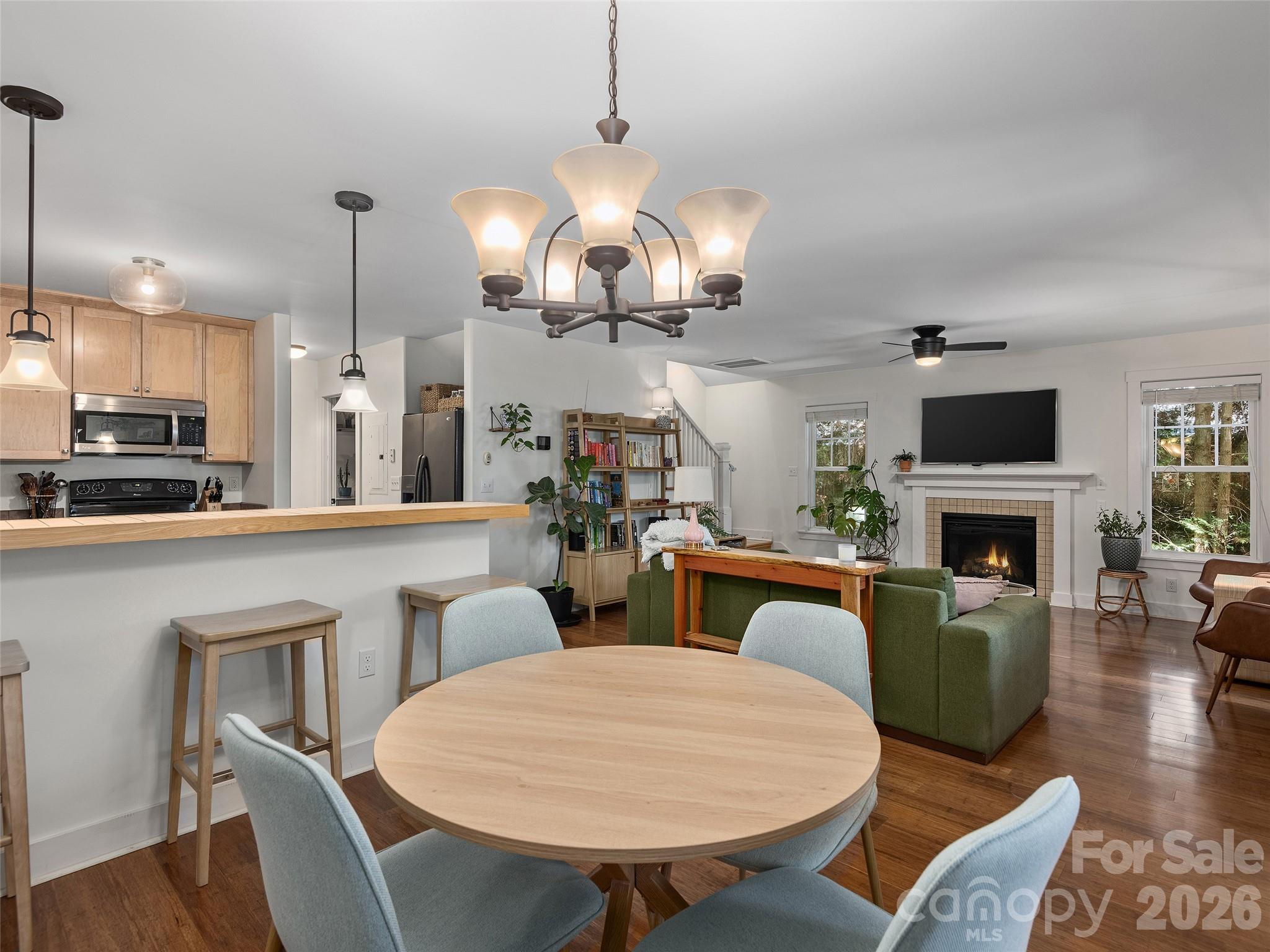 11 Knotty Alder Court — Candler