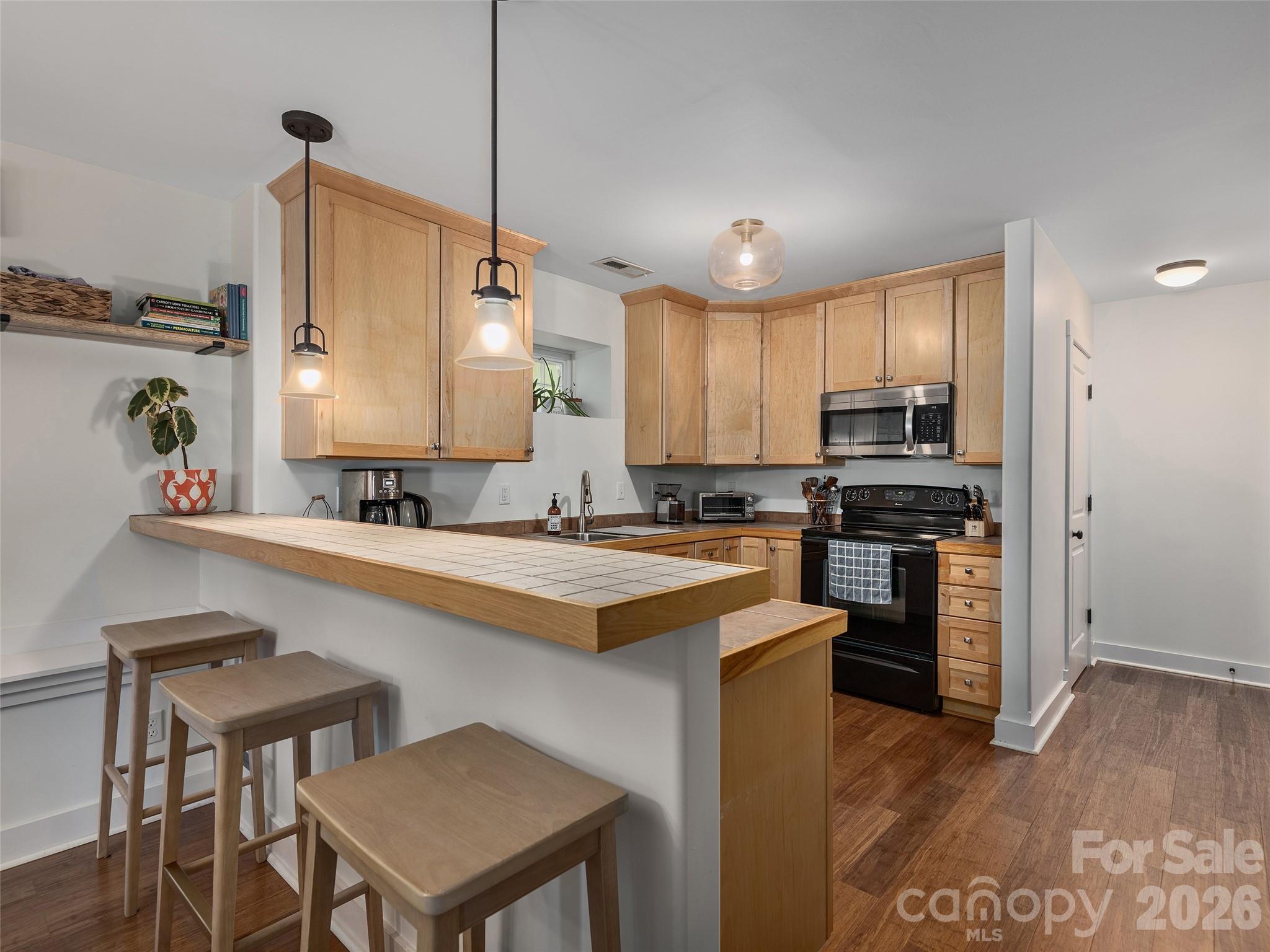 11 Knotty Alder Court — Candler