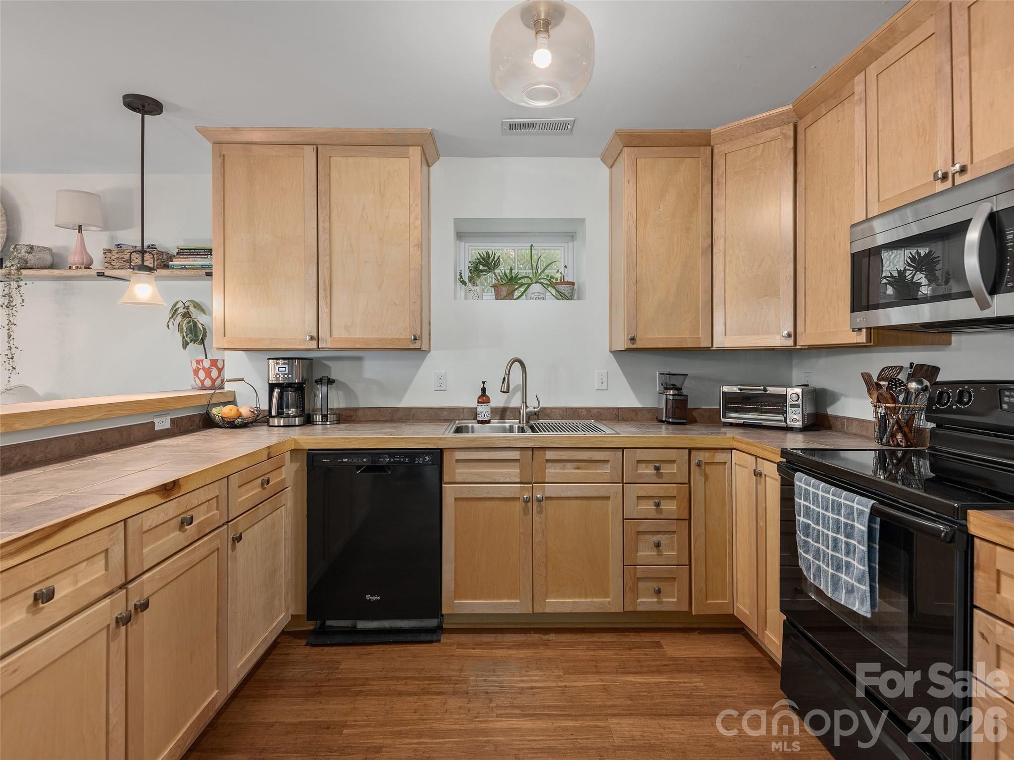 11 Knotty Alder Court — Candler