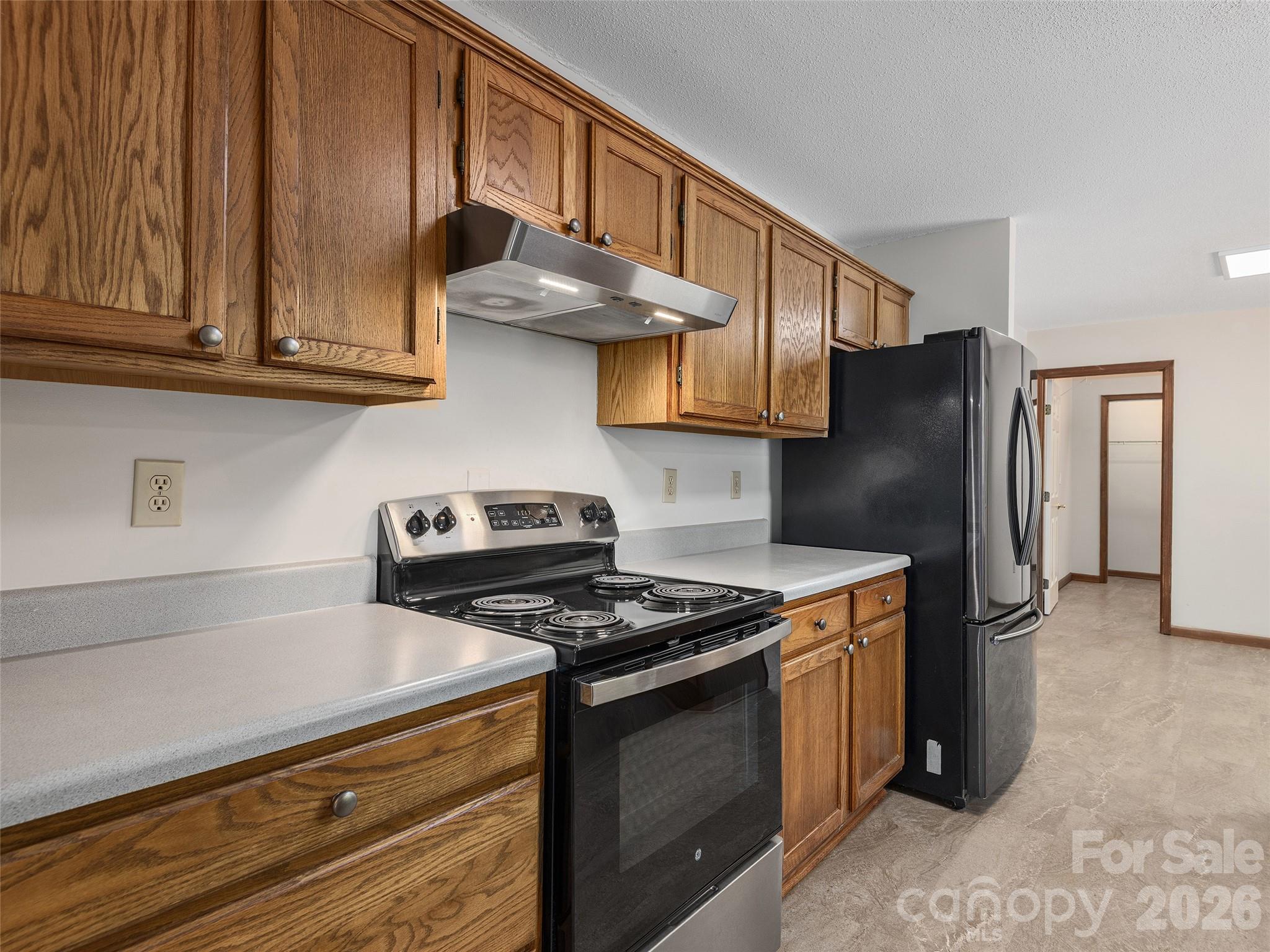 30 Kanuga Heights Lane — Hendersonville