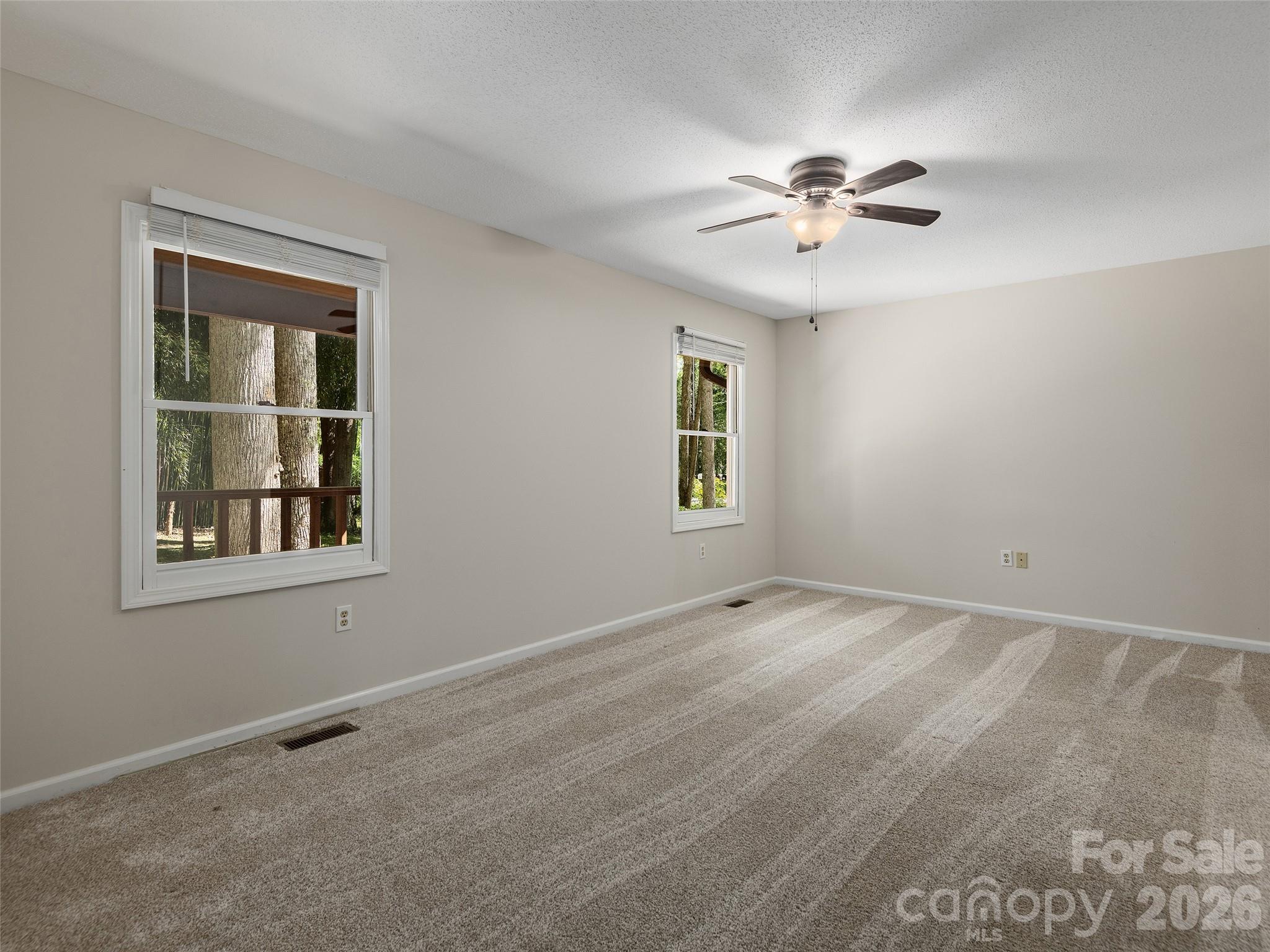 30 Kanuga Heights Lane — Hendersonville
