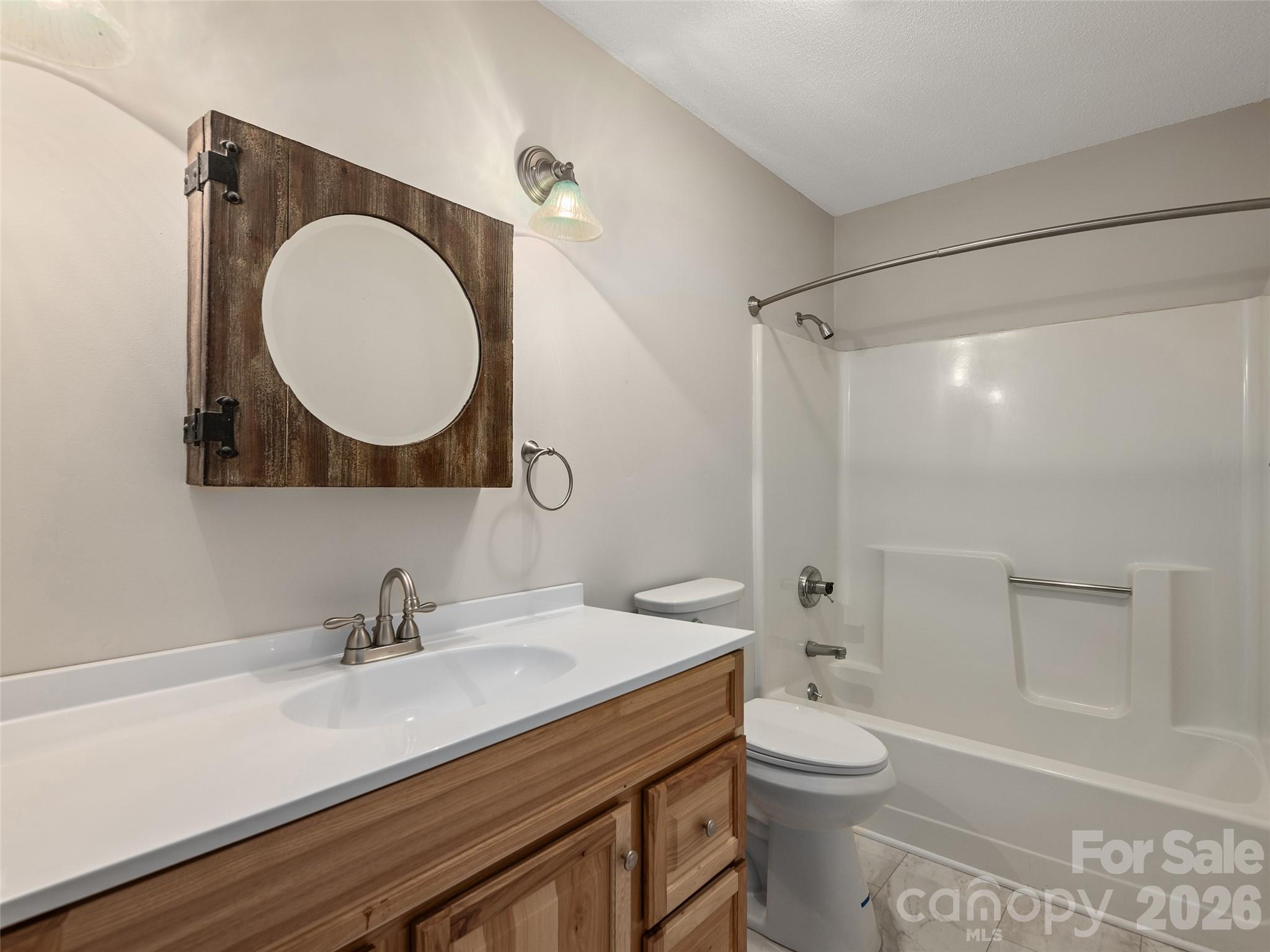 30 Kanuga Heights Lane — Hendersonville