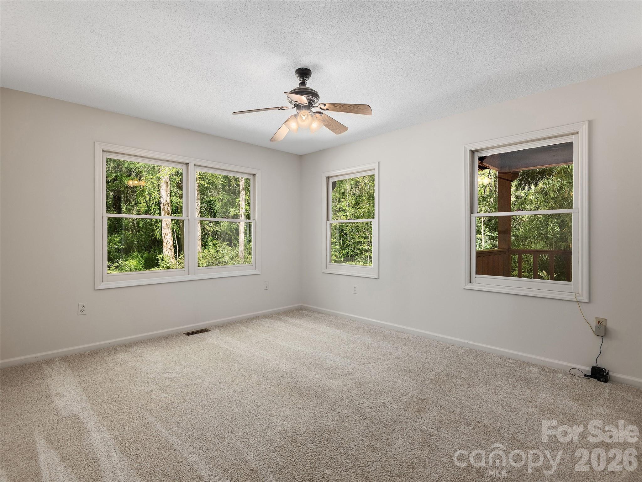 30 Kanuga Heights Lane — Hendersonville