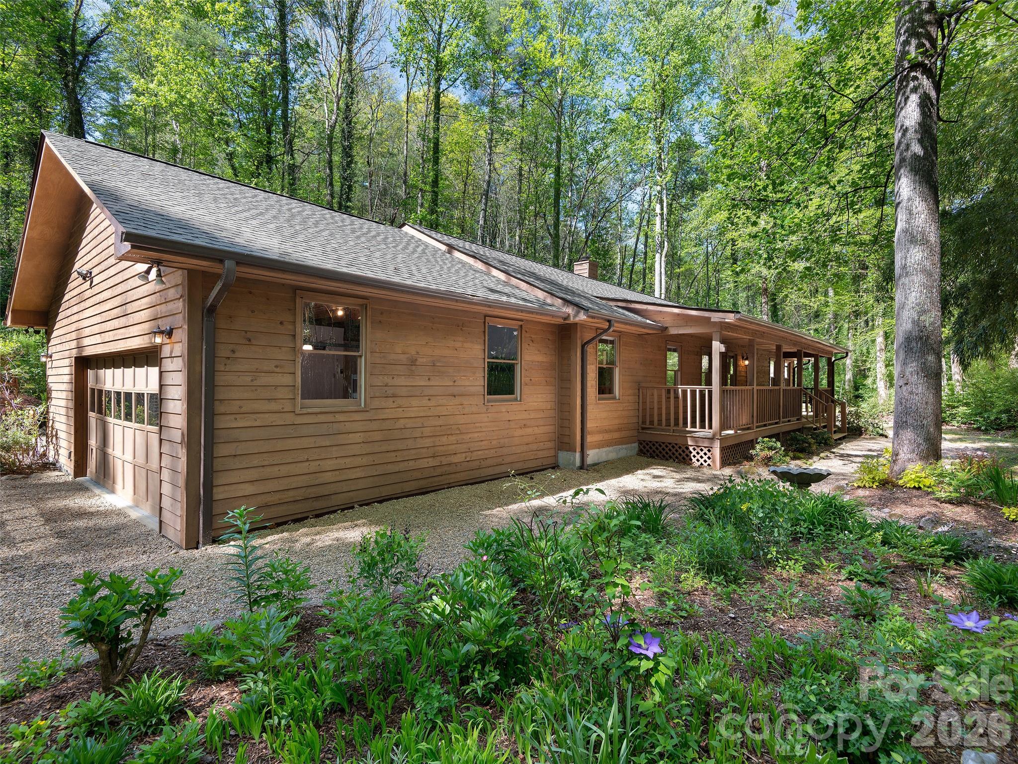 30 Kanuga Heights Lane — Hendersonville