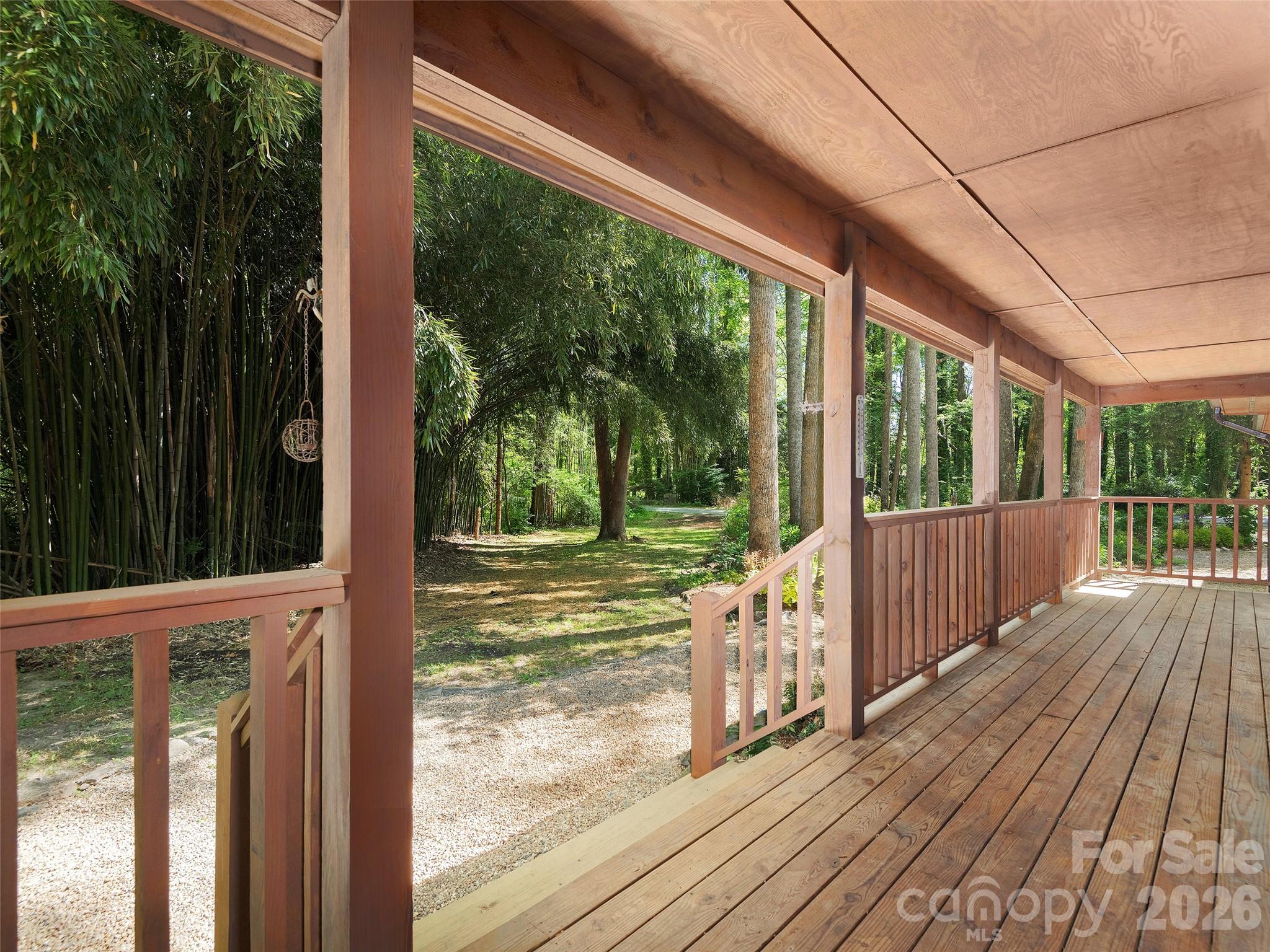 30 Kanuga Heights Lane — Hendersonville
