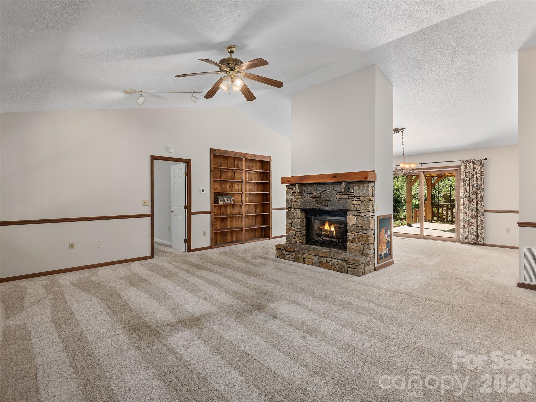 30 Kanuga Heights Lane — Hendersonville