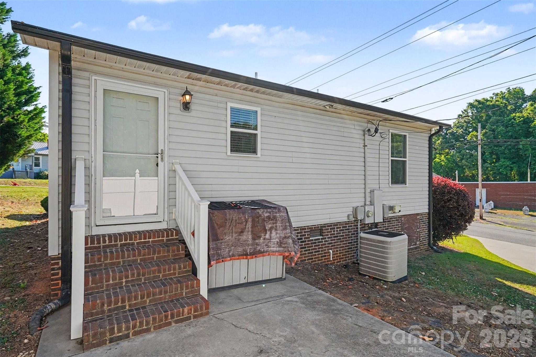 1001 Rainbow Drive — Kannapolis