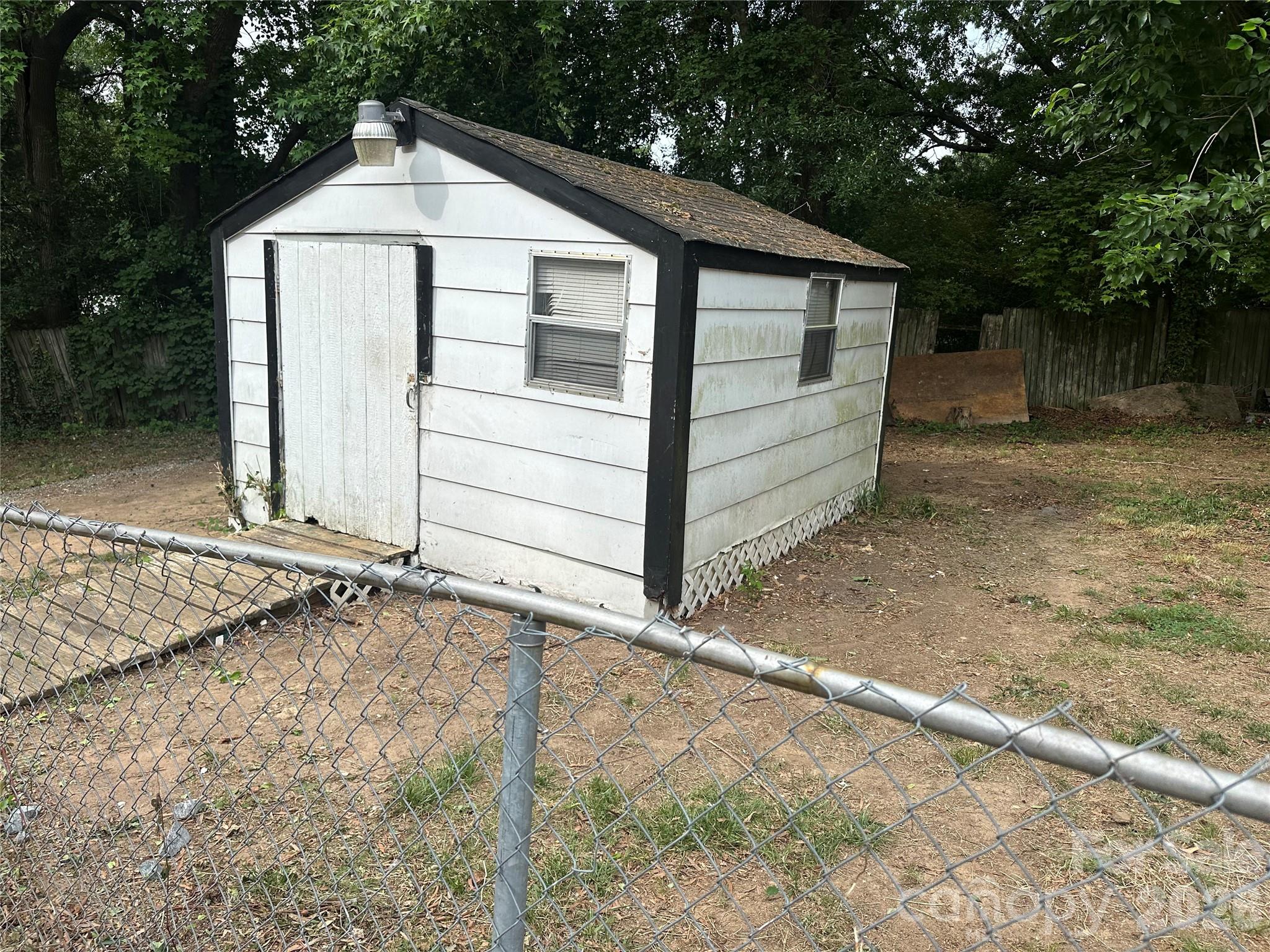 1103 Lewiston Avenue — Charlotte