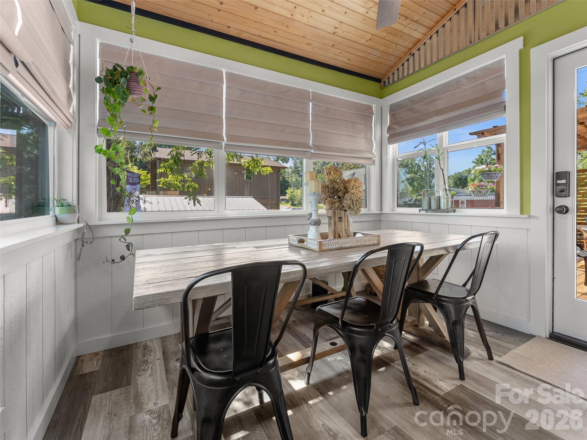 154 White Oak Lane — Brevard