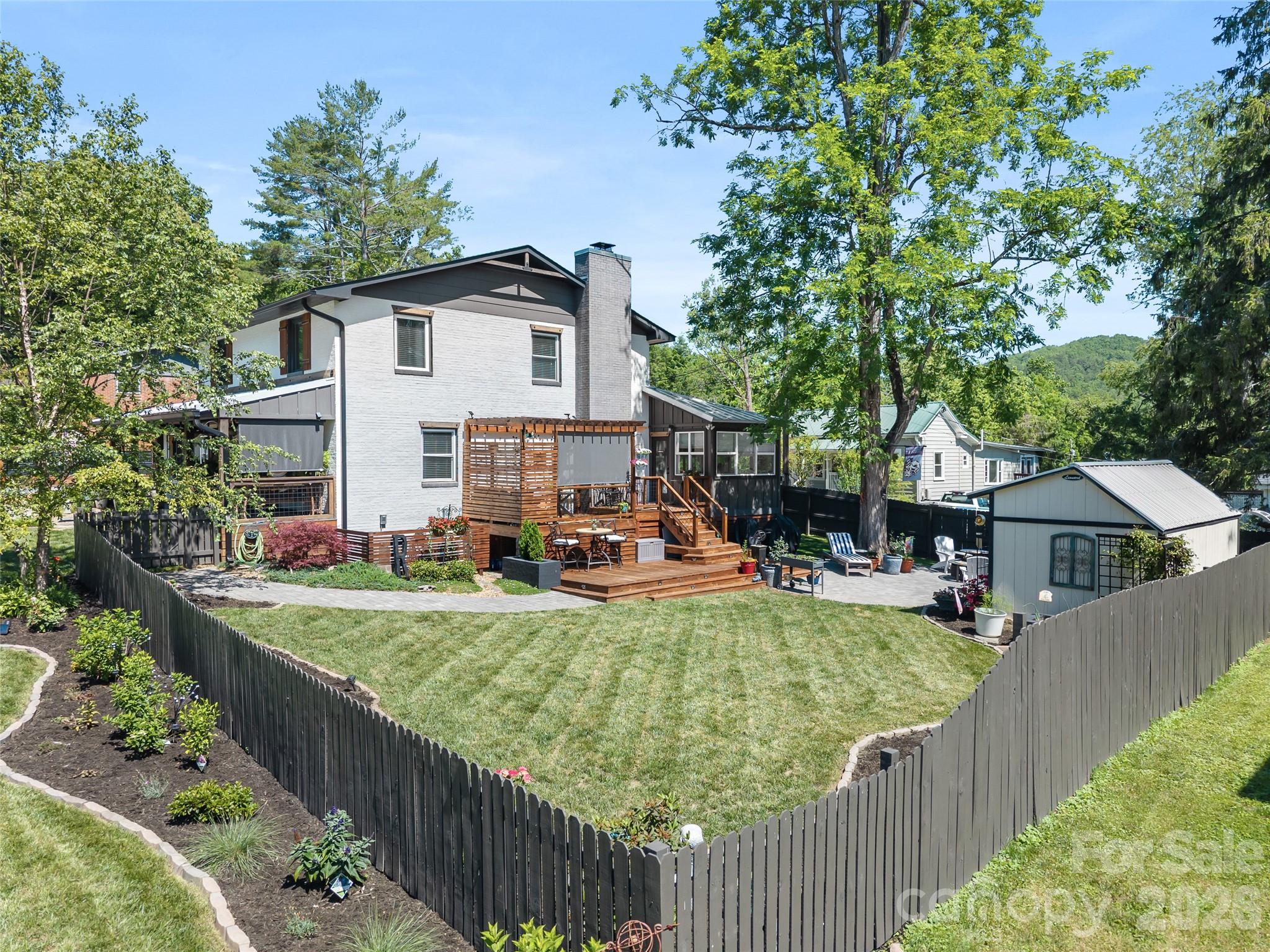 154 White Oak Lane — Brevard
